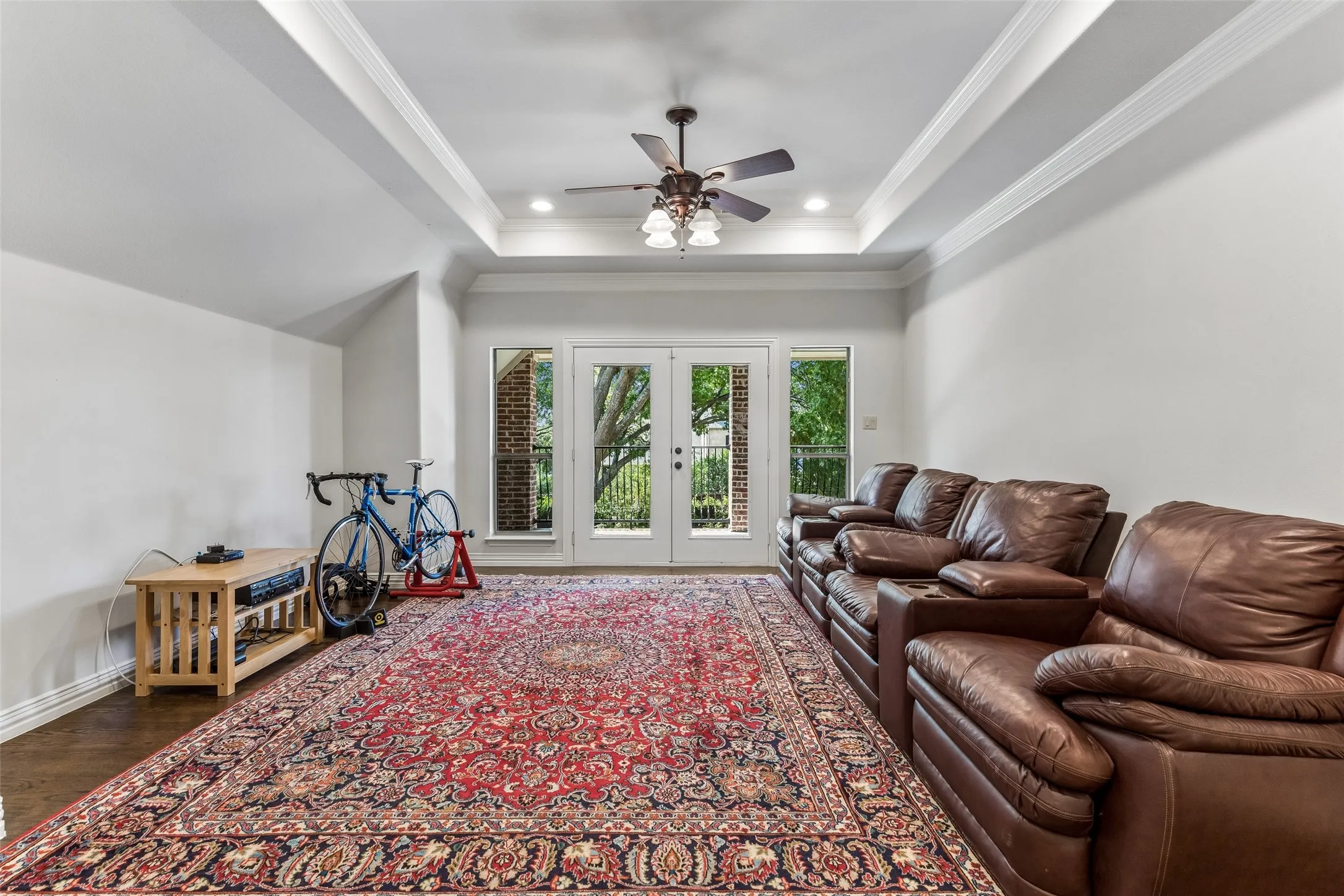 Single Family Residence For Sale in Dallas County , 5814 Meaders Lane, Dallas, Texas 75230, 5 Bedroom, 6 Bathroom, 3 Garage spaces, 4,829 Sqft, built in 2006, mls#21384120, Real Estate Agent in Dallas, Homes For Sale in Dallas county, Homes For Sale in Dallas, Realtor in Dallas Texas, Real Estate Brokerage Independent Realty Texas, Luminita Cordes Realtor