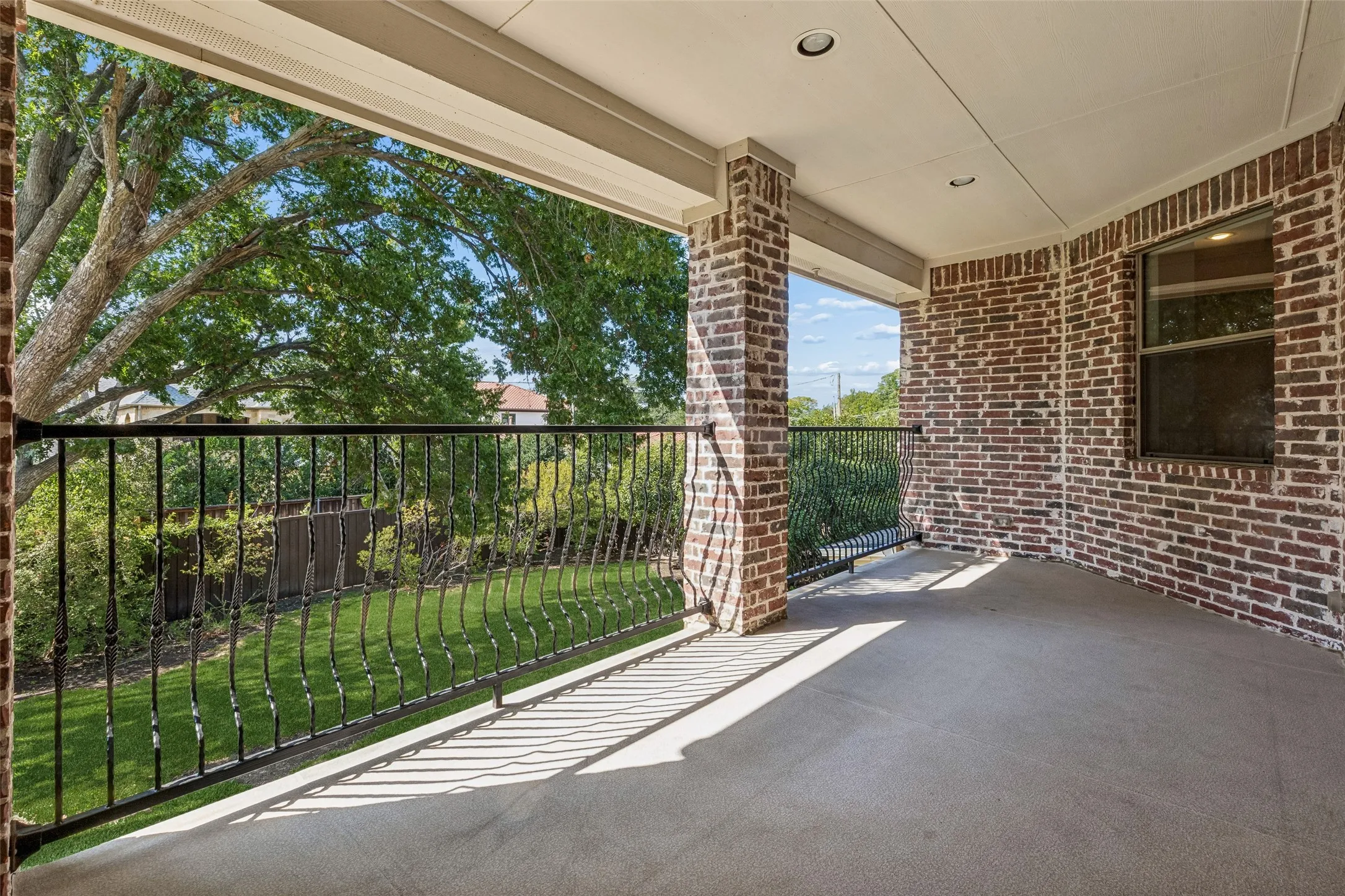 Single Family Residence For Sale in Dallas County , 5814 Meaders Lane, Dallas, Texas 75230, 5 Bedroom, 6 Bathroom, 3 Garage spaces, 4,829 Sqft, built in 2006, mls#21384120, Real Estate Agent in Dallas, Homes For Sale in Dallas county, Homes For Sale in Dallas, Realtor in Dallas Texas, Real Estate Brokerage Independent Realty Texas, Luminita Cordes Realtor