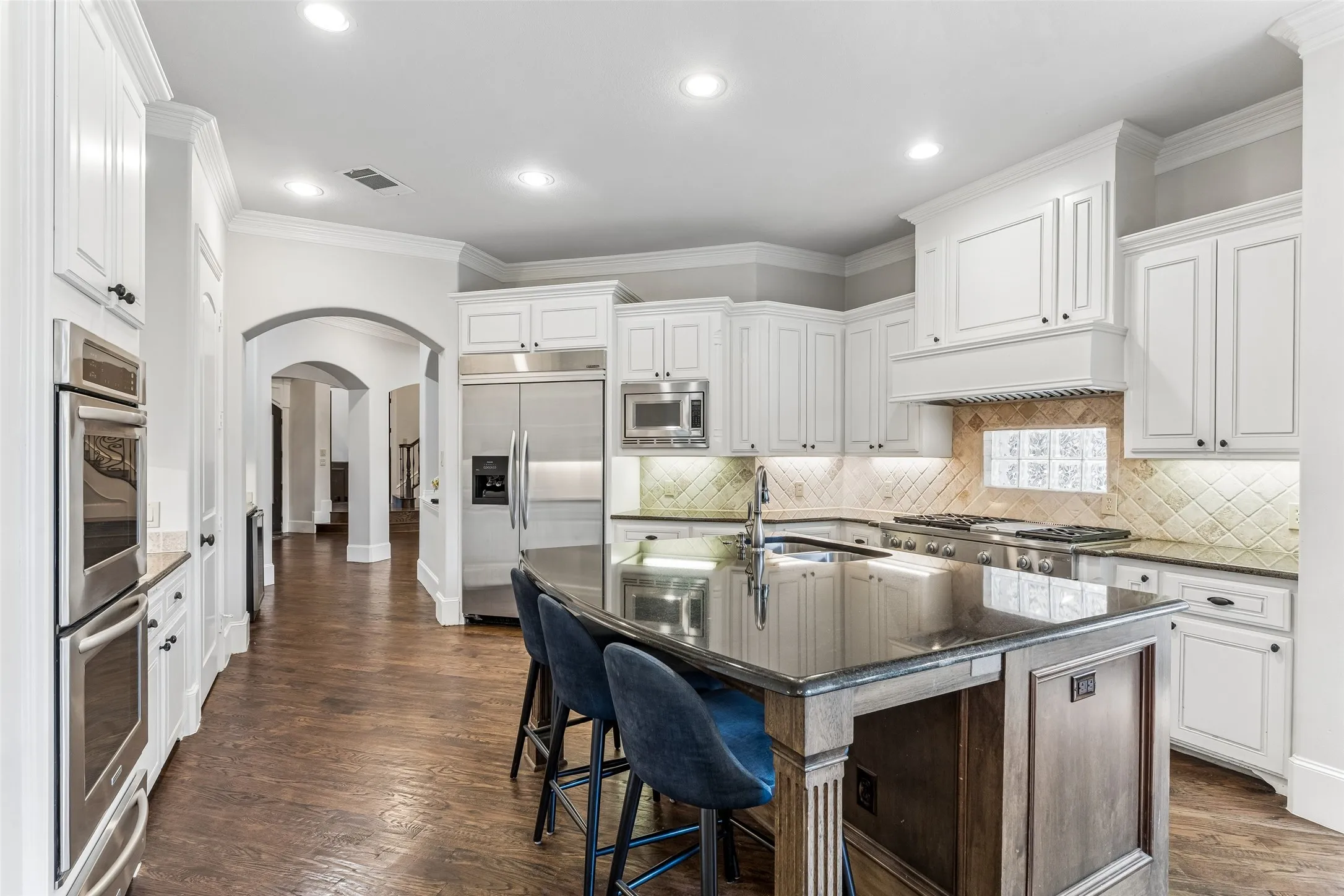 Single Family Residence For Sale in Dallas County , 5814 Meaders Lane, Dallas, Texas 75230, 5 Bedroom, 6 Bathroom, 3 Garage spaces, 4,829 Sqft, built in 2006, mls#21384120, Real Estate Agent in Dallas, Homes For Sale in Dallas county, Homes For Sale in Dallas, Realtor in Dallas Texas, Real Estate Brokerage Independent Realty Texas, Luminita Cordes Realtor