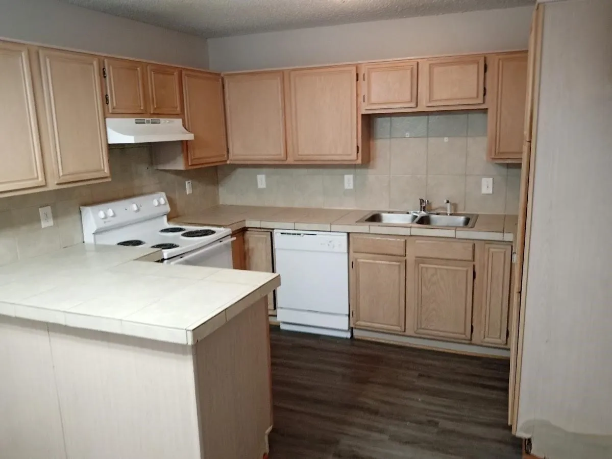Single Family Residence For Rent in Dallas County , 12207 China Lake Drive, Dallas, Texas 75253, 3 Bedroom, 2 Bathroom, 2 Garage spaces, 1,557 Sqft, built in 1994, mls#21383171, Real Estate Agent in Dallas, Homes For Rent in Dallas county, Homes For Rent in Dallas, Realtor in Dallas Texas, Real Estate Brokerage Independent Realty Texas, Luminita Cordes Realtor