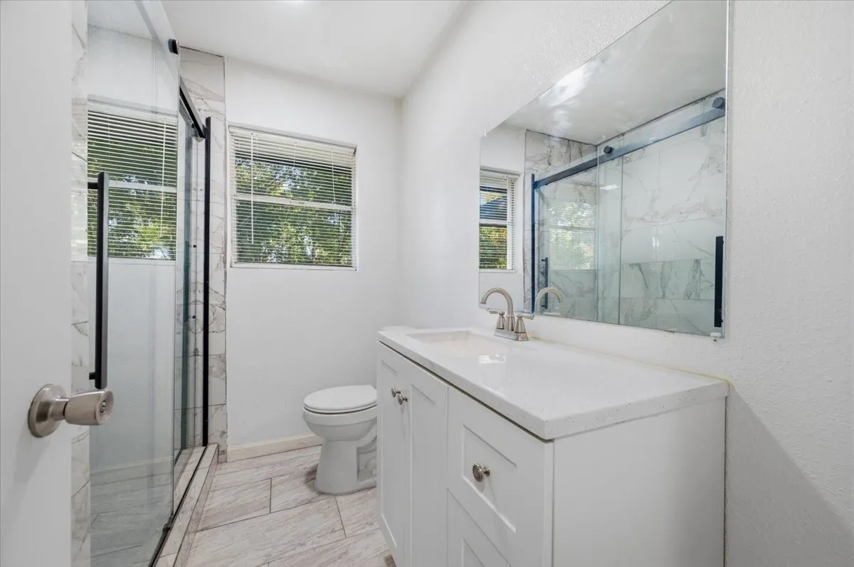 Single Family Residence For Sale in Dallas County , 305 Valleyglen Drive, De Soto, Texas 75115, 3 Bedroom, 2 Bathroom, 2 Garage spaces, 1,367 Sqft, built in 1965, mls#21382266, Real Estate Agent in De Soto, Homes For Sale in Dallas county, Homes For Sale in De Soto, Realtor in De Soto Texas, Real Estate Brokerage Independent Realty Texas, Luminita Cordes Realtor