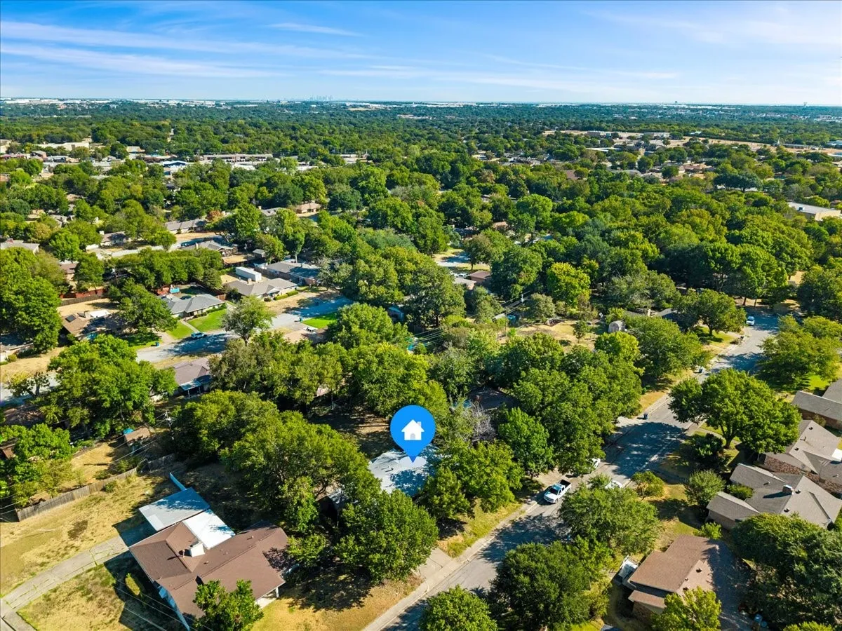Single Family Residence For Sale in Dallas County , 305 Valleyglen Drive, De Soto, Texas 75115, 3 Bedroom, 2 Bathroom, 2 Garage spaces, 1,367 Sqft, built in 1965, mls#21382266, Real Estate Agent in De Soto, Homes For Sale in Dallas county, Homes For Sale in De Soto, Realtor in De Soto Texas, Real Estate Brokerage Independent Realty Texas, Luminita Cordes Realtor