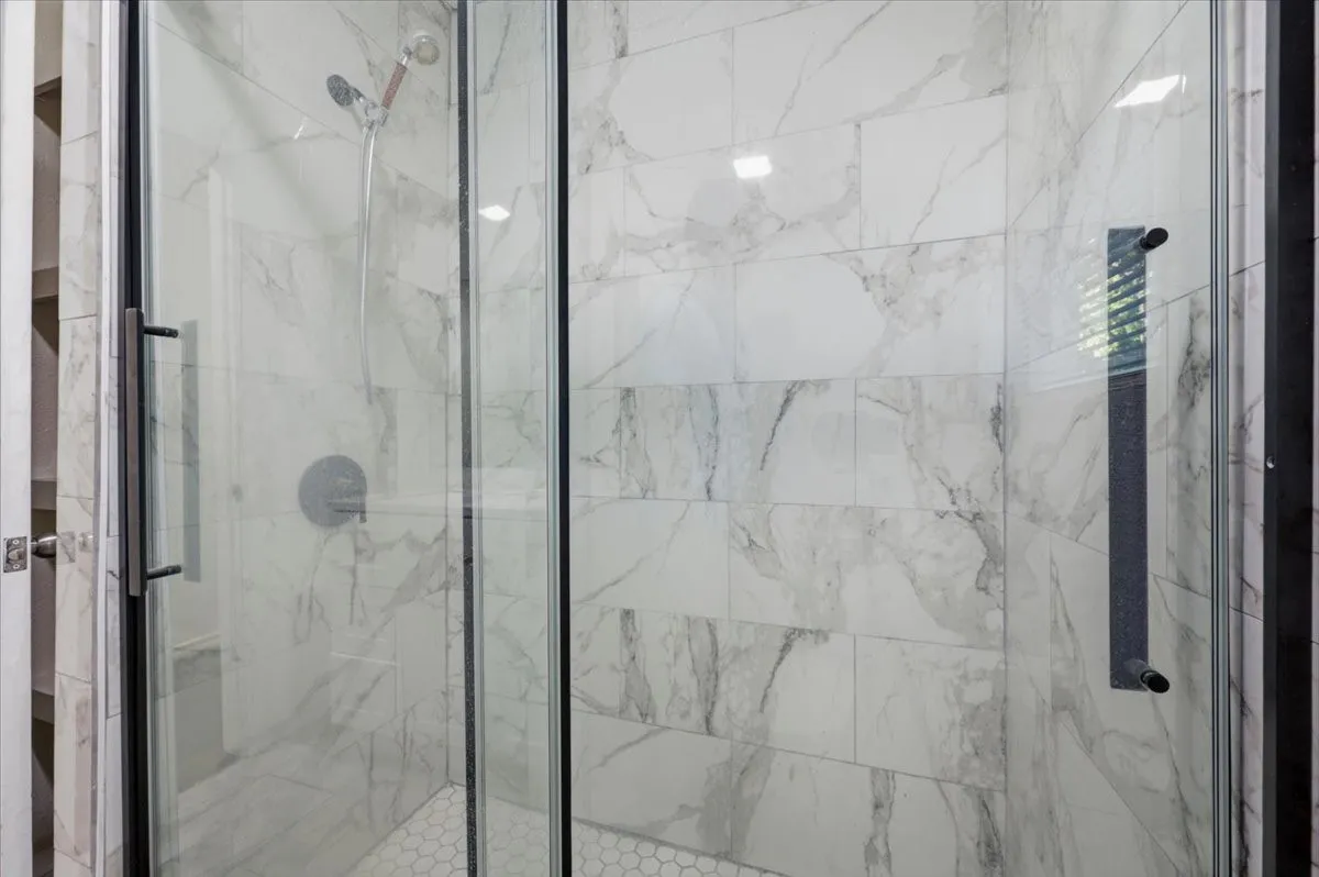 Single Family Residence For Sale in Dallas County , 305 Valleyglen Drive, De Soto, Texas 75115, 3 Bedroom, 2 Bathroom, 2 Garage spaces, 1,367 Sqft, built in 1965, mls#21382266, Real Estate Agent in De Soto, Homes For Sale in Dallas county, Homes For Sale in De Soto, Realtor in De Soto Texas, Real Estate Brokerage Independent Realty Texas, Luminita Cordes Realtor