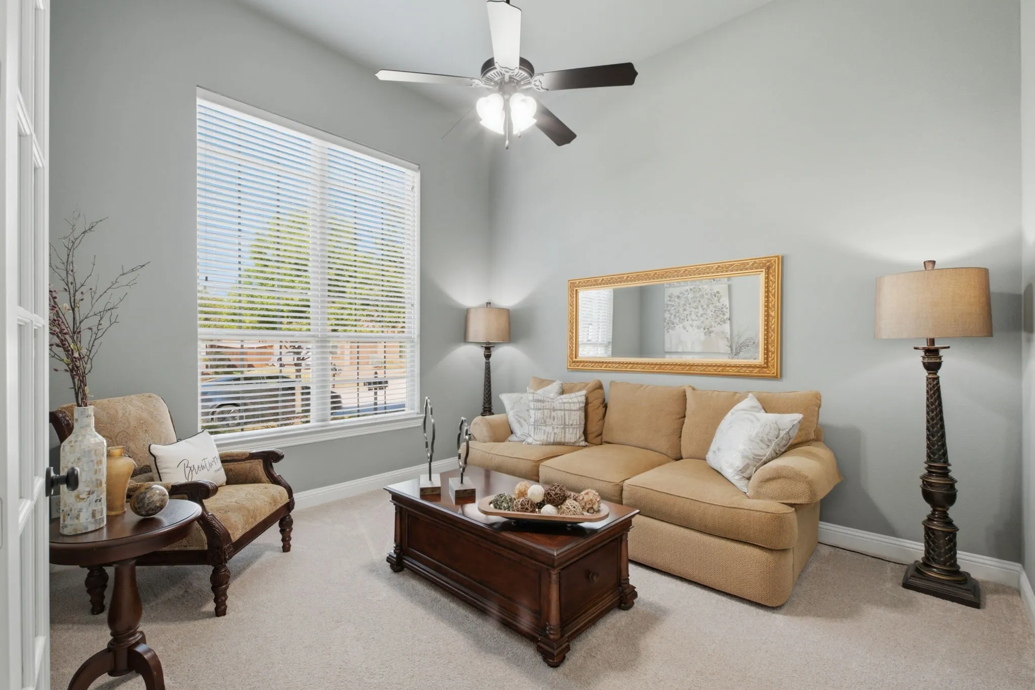 Could be used as a office, or a 2nd living area with French doors.