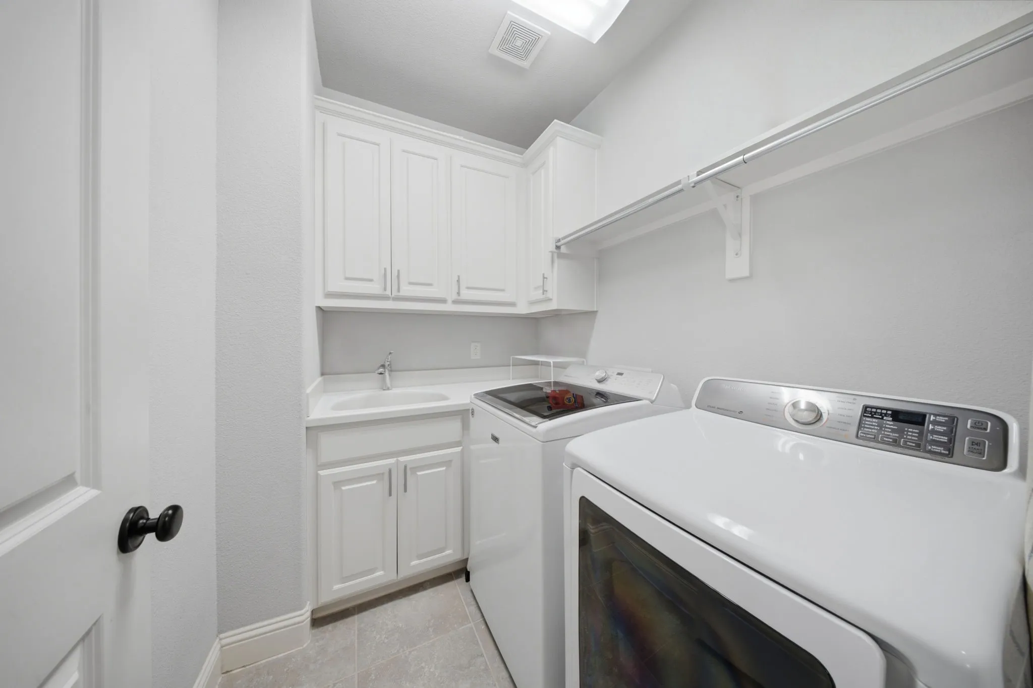 Single Family Residence For Sale in Collin County , 1215 Baird Way, Celina, Texas 75009, 4 Bedroom, 5 Bathroom, 3 Garage spaces, 3,441 Sqft, built in 2014, mls#21378832, Real Estate Agent in Celina, Homes For Sale in Collin county, Homes For Sale in Celina, Realtor in Celina Texas, Real Estate Brokerage Independent Realty Texas, Luminita Cordes Realtor