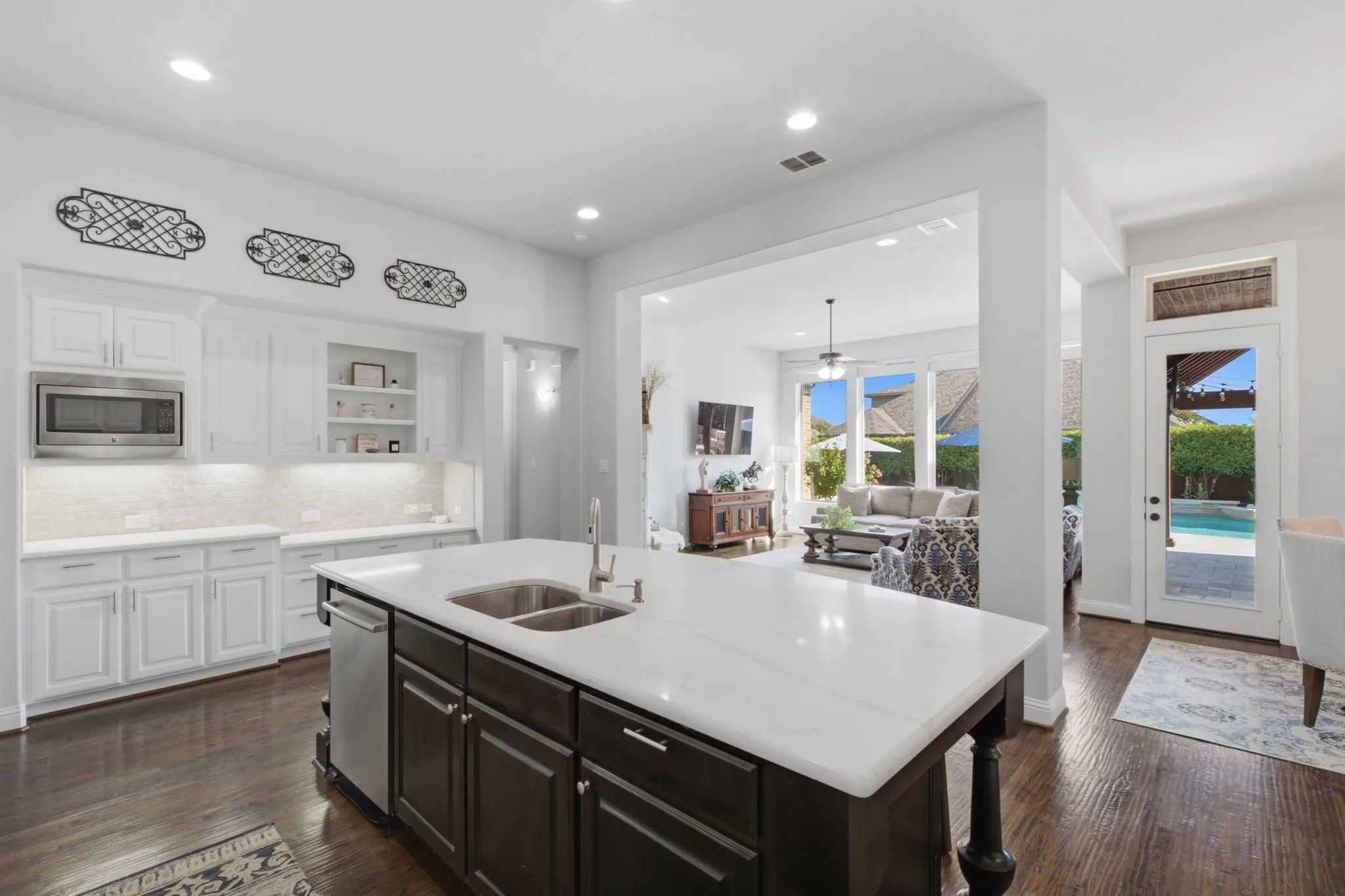 Single Family Residence For Sale in Collin County , 1215 Baird Way, Celina, Texas 75009, 4 Bedroom, 5 Bathroom, 3 Garage spaces, 3,441 Sqft, built in 2014, mls#21378832, Real Estate Agent in Celina, Homes For Sale in Collin county, Homes For Sale in Celina, Realtor in Celina Texas, Real Estate Brokerage Independent Realty Texas, Luminita Cordes Realtor