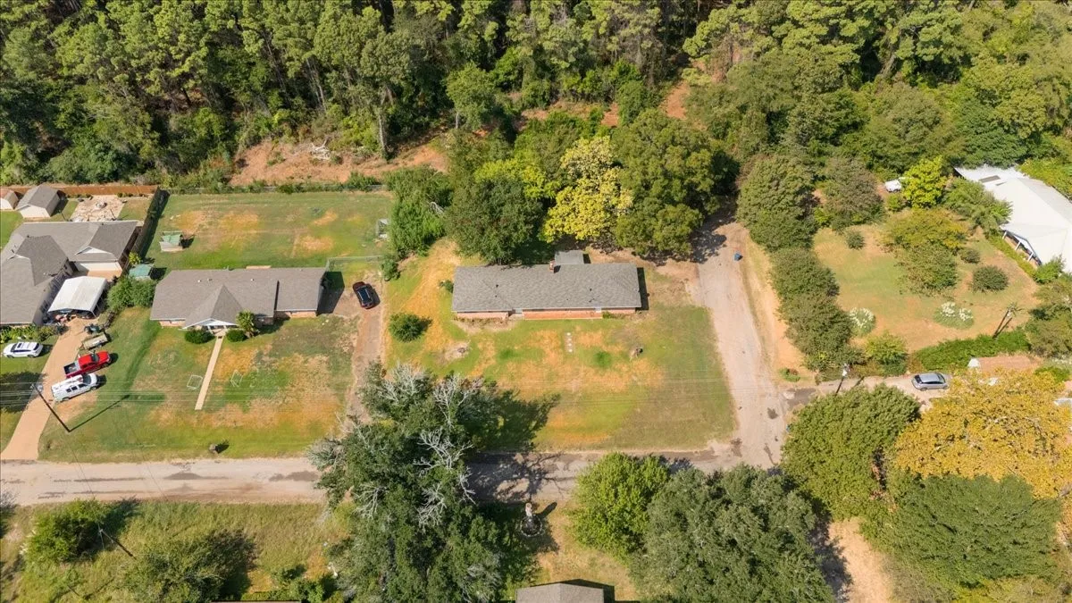 Single Family Residence For Sale in Smith County , 11369 Sherra, Tyler, Texas 75706, 3 Bedroom, 2 Bathroom, 2 Garage spaces, 1,449 Sqft, built in 1968, mls#21384301, Real Estate Agent in Tyler, Homes For Sale in Smith county, Homes For Sale in Tyler, Realtor in Tyler Texas, Real Estate Brokerage Independent Realty Texas, Luminita Cordes Realtor