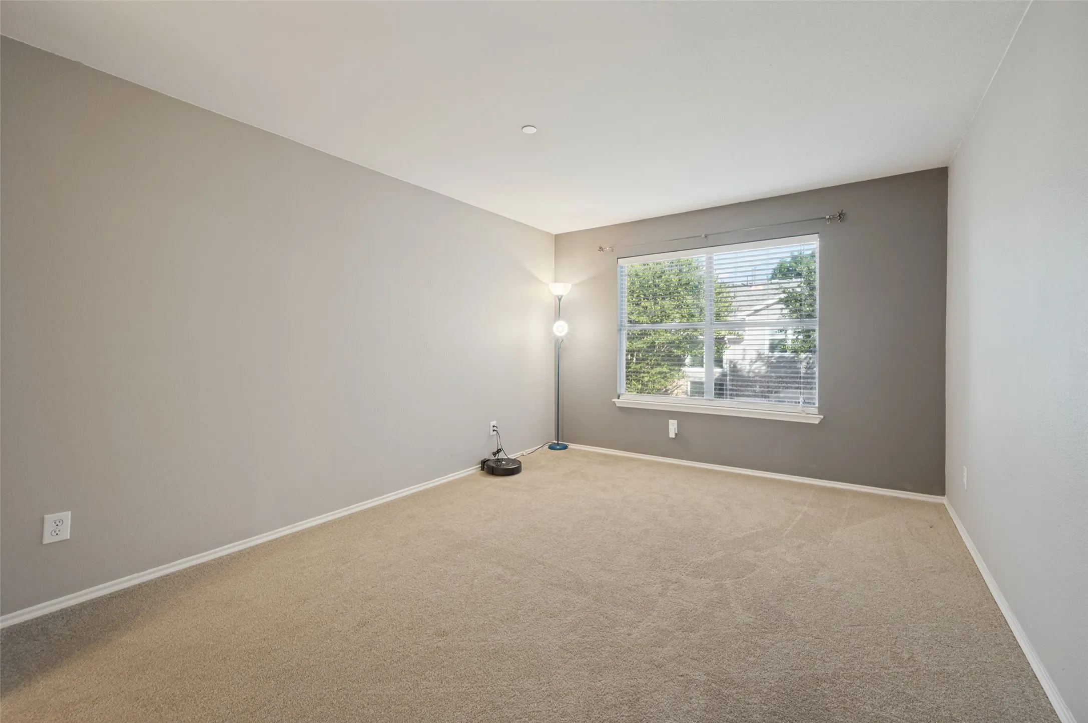 Single Family Residence For Sale in Denton County , 3208 Parma Lane, Plano, Texas 75093, 2 Bedroom, 3 Bathroom, 2 Garage spaces, 1,535 Sqft, built in 2002, mls#21384202, Real Estate Agent in Plano, Homes For Sale in Denton county, Homes For Sale in Plano, Realtor in Plano Texas, Real Estate Brokerage Independent Realty Texas, Luminita Cordes Realtor