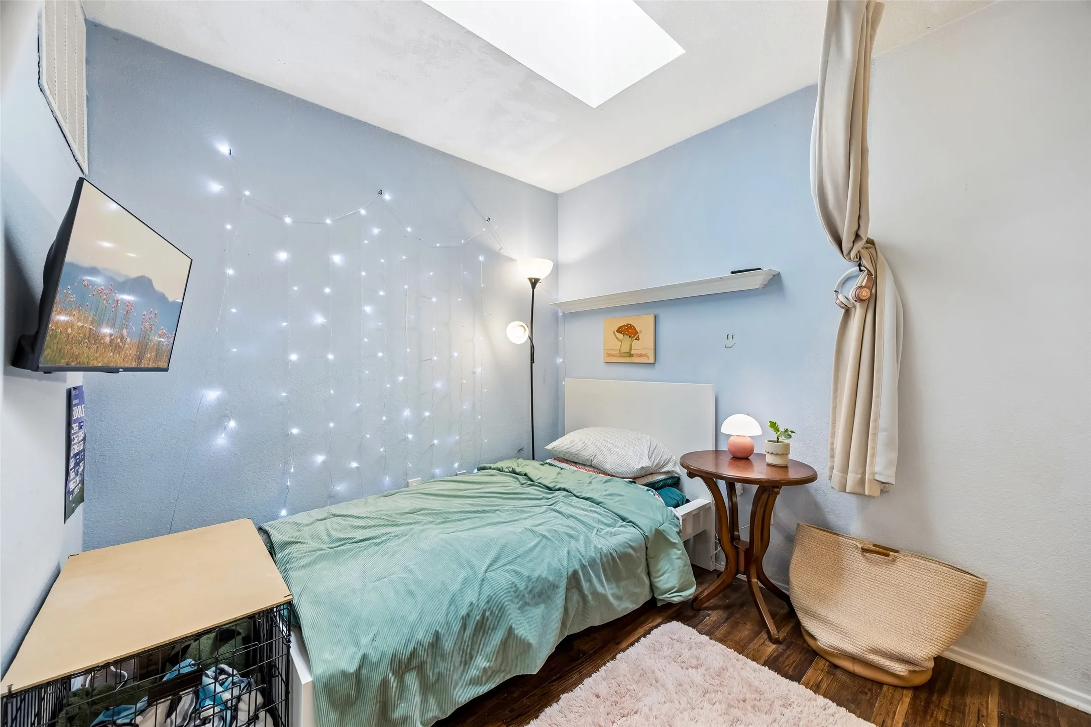 Condominium For Sale in Dallas County , 5757 Martel Avenue A11, Dallas, Texas 75206, 1 Bedroom, 2 Bathroom, Garage spaces, 768 Sqft, built in 1983, mls#21383512, Real Estate Agent in Dallas, Homes For Sale in Dallas county, Homes For Sale in Dallas, Realtor in Dallas Texas, Real Estate Brokerage Independent Realty Texas, Luminita Cordes Realtor