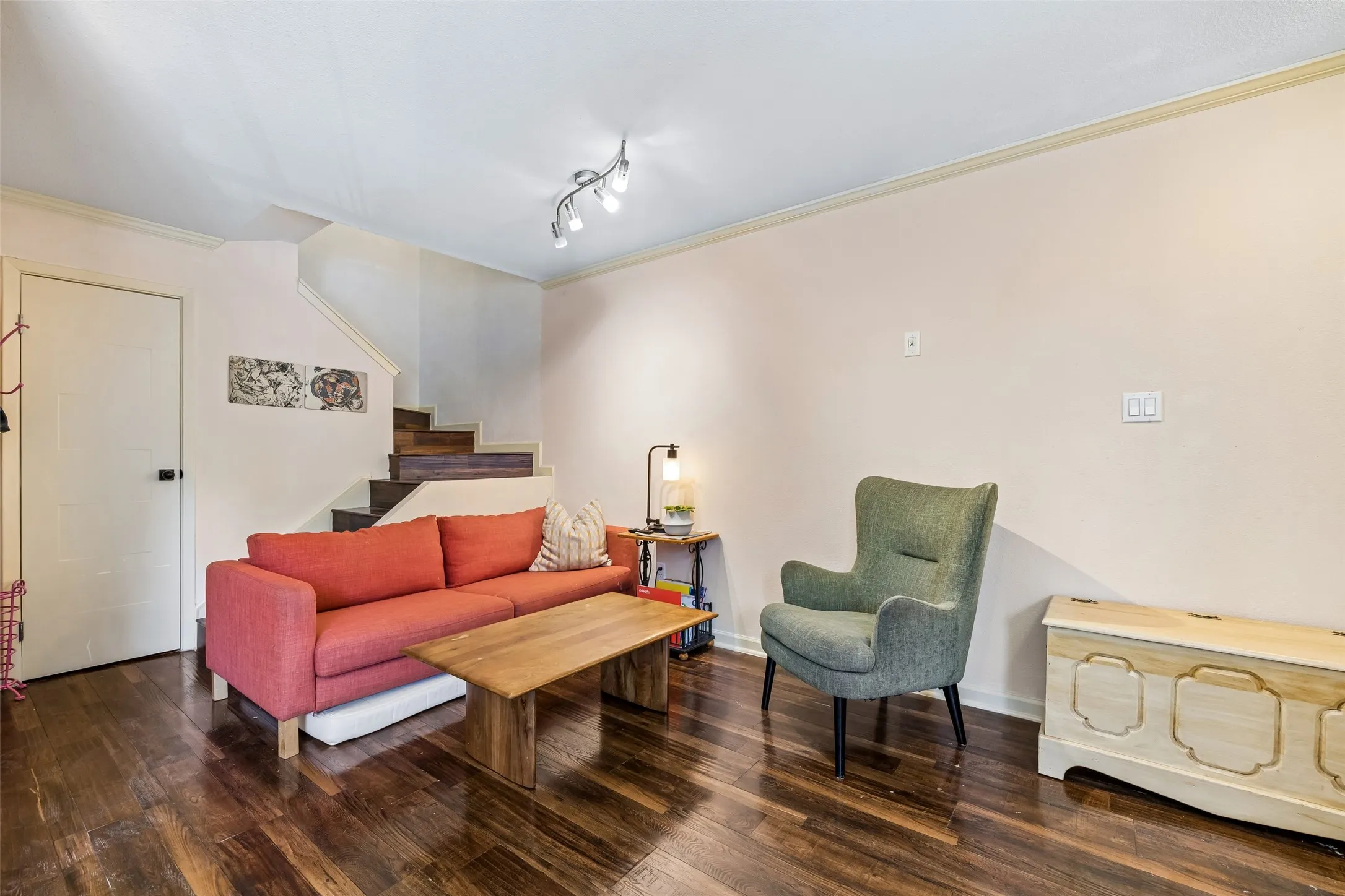 Condominium For Sale in Dallas County , 5757 Martel Avenue A11, Dallas, Texas 75206, 1 Bedroom, 2 Bathroom, Garage spaces, 768 Sqft, built in 1983, mls#21383512, Real Estate Agent in Dallas, Homes For Sale in Dallas county, Homes For Sale in Dallas, Realtor in Dallas Texas, Real Estate Brokerage Independent Realty Texas, Luminita Cordes Realtor