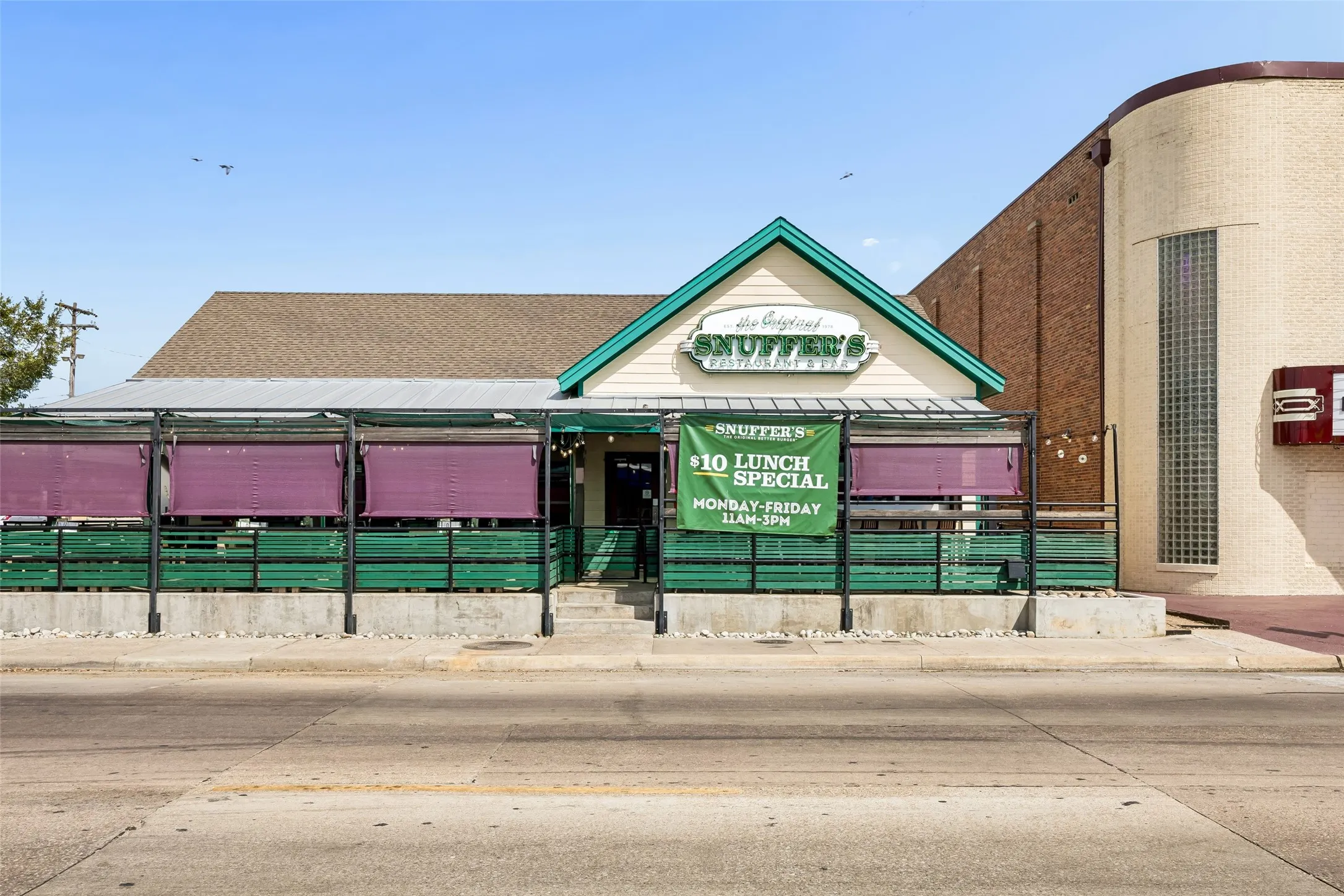Condominium For Sale in Dallas County , 5757 Martel Avenue A11, Dallas, Texas 75206, 1 Bedroom, 2 Bathroom, Garage spaces, 768 Sqft, built in 1983, mls#21383512, Real Estate Agent in Dallas, Homes For Sale in Dallas county, Homes For Sale in Dallas, Realtor in Dallas Texas, Real Estate Brokerage Independent Realty Texas, Luminita Cordes Realtor