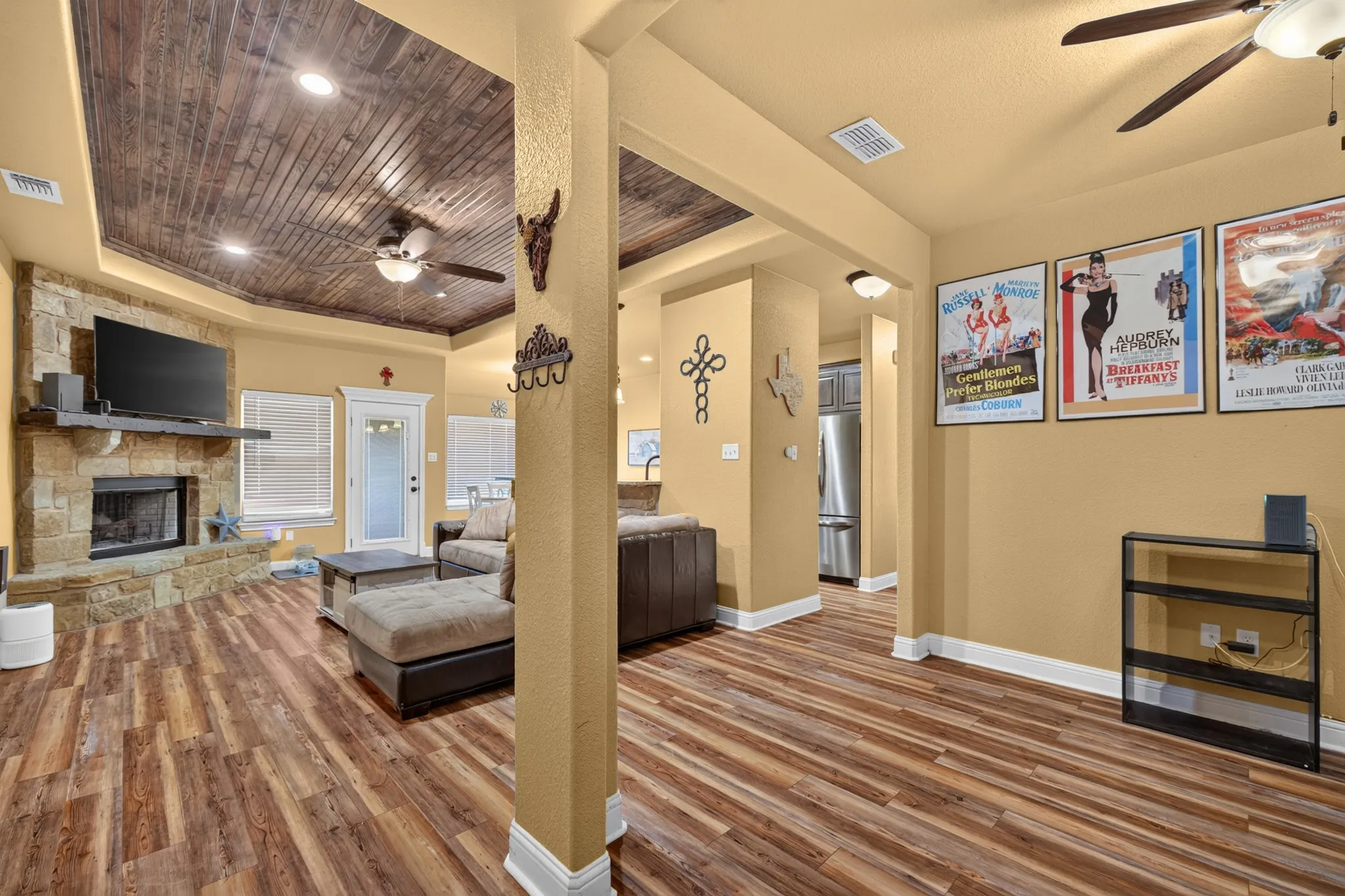 Single Family Residence For Sale in Taylor County , 314 Hog Eye Road, Abilene, Texas 79602, 3 Bedroom, 2 Bathroom, 2 Garage spaces, 1,653 Sqft, built in 2017, mls#21382488, Real Estate Agent in Abilene, Homes For Sale in Taylor county, Homes For Sale in Abilene, Realtor in Abilene Texas, Real Estate Brokerage Independent Realty Texas, Luminita Cordes Realtor