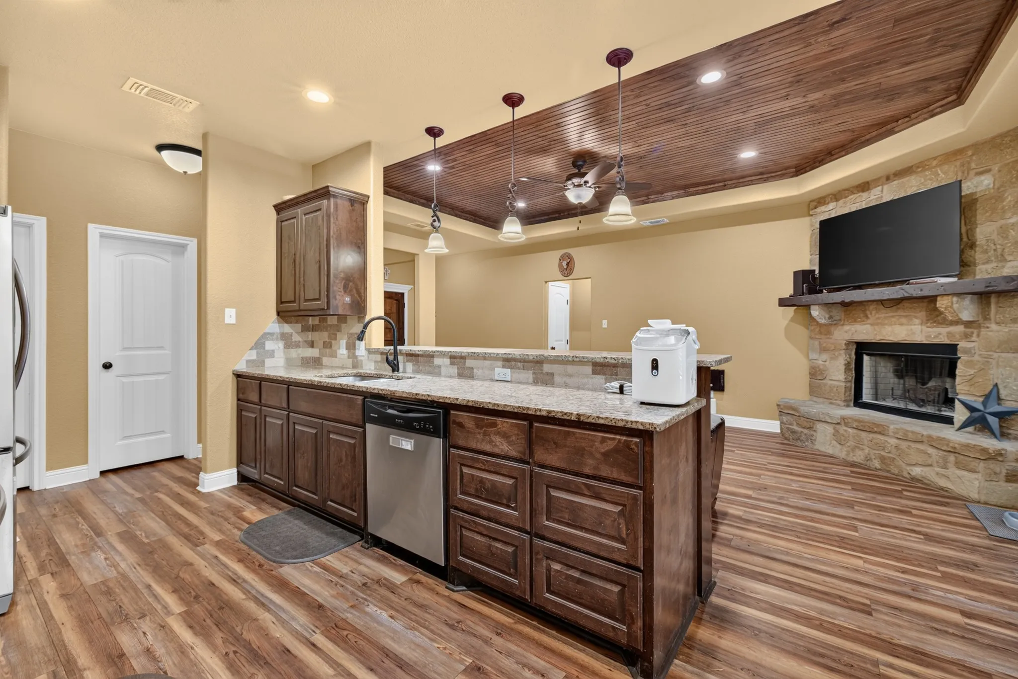 Single Family Residence For Sale in Taylor County , 314 Hog Eye Road, Abilene, Texas 79602, 3 Bedroom, 2 Bathroom, 2 Garage spaces, 1,653 Sqft, built in 2017, mls#21382488, Real Estate Agent in Abilene, Homes For Sale in Taylor county, Homes For Sale in Abilene, Realtor in Abilene Texas, Real Estate Brokerage Independent Realty Texas, Luminita Cordes Realtor