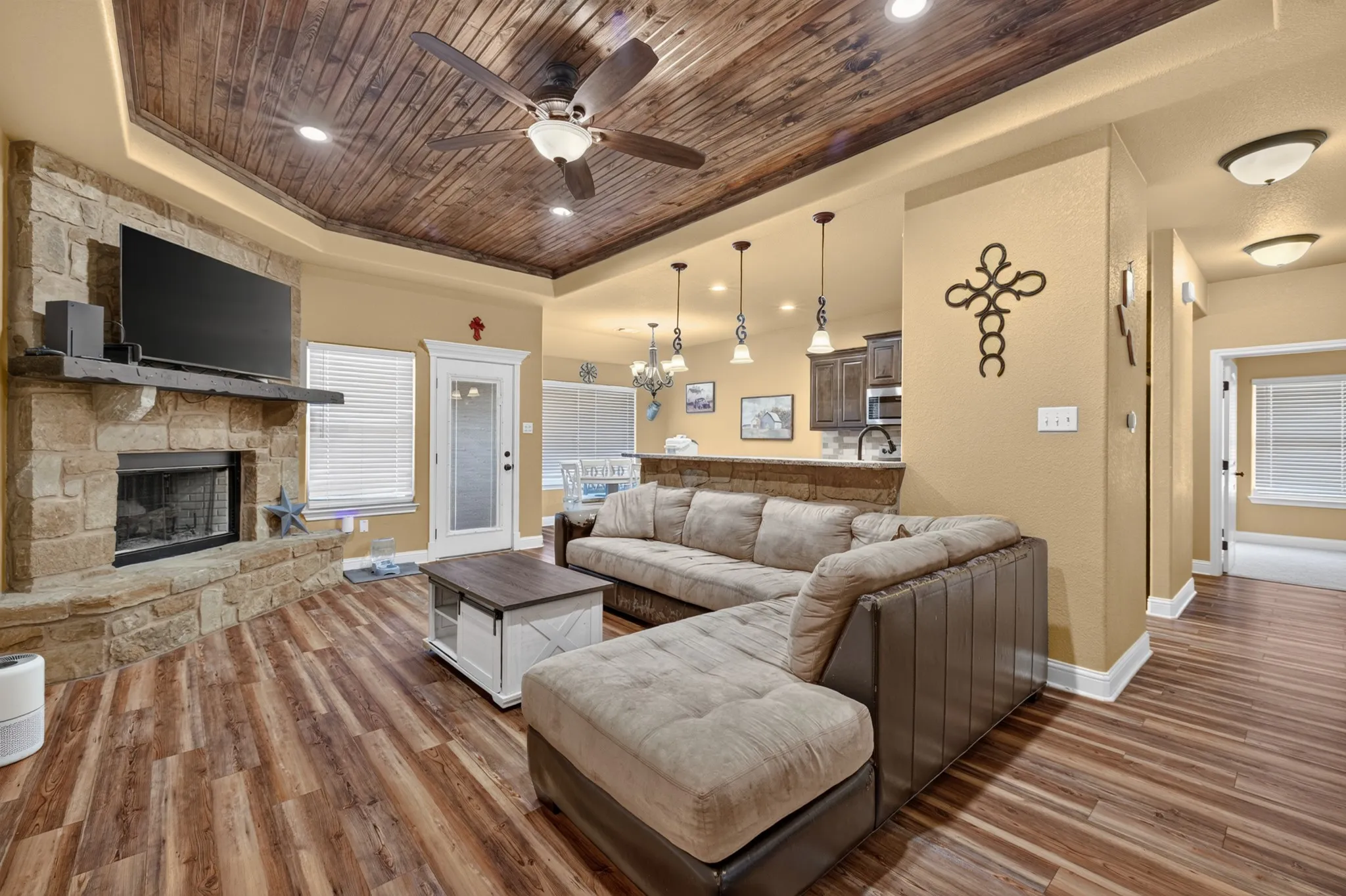 Single Family Residence For Sale in Taylor County , 314 Hog Eye Road, Abilene, Texas 79602, 3 Bedroom, 2 Bathroom, 2 Garage spaces, 1,653 Sqft, built in 2017, mls#21382488, Real Estate Agent in Abilene, Homes For Sale in Taylor county, Homes For Sale in Abilene, Realtor in Abilene Texas, Real Estate Brokerage Independent Realty Texas, Luminita Cordes Realtor
