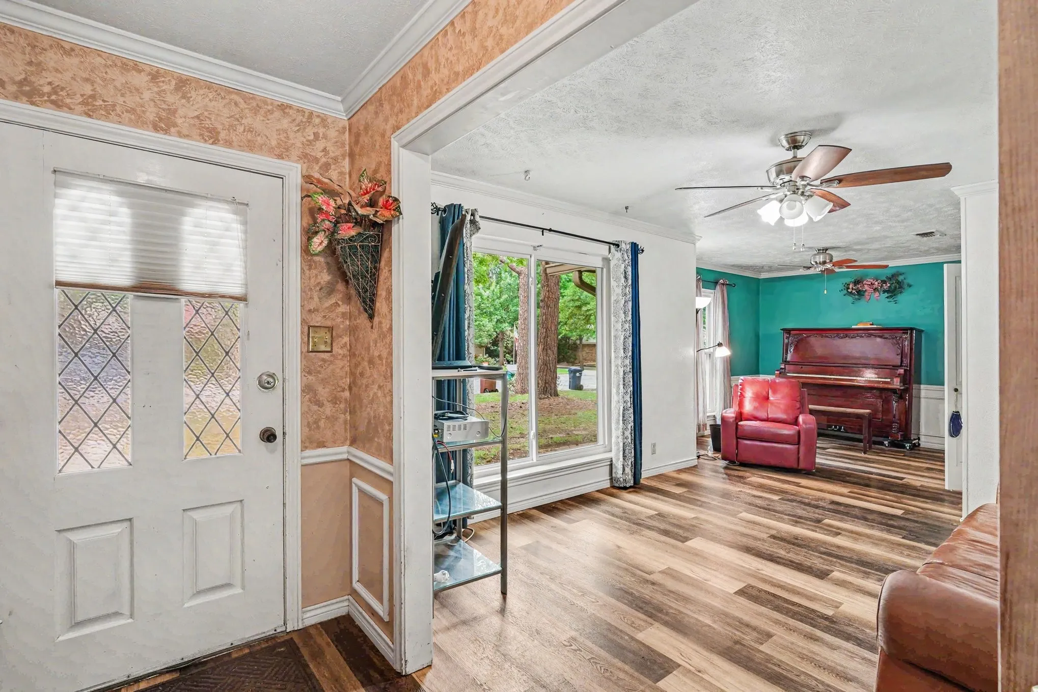 Single Family Residence For Sale in Denton County , 2149 Savannah Trail, Denton, Texas 76205, 4 Bedroom, 3 Bathroom, 2 Garage spaces, 2,205 Sqft, built in 1974, mls#21384266, Real Estate Agent in Denton, Homes For Sale in Denton county, Homes For Sale in Denton, Realtor in Denton Texas, Real Estate Brokerage Independent Realty Texas, Luminita Cordes Realtor