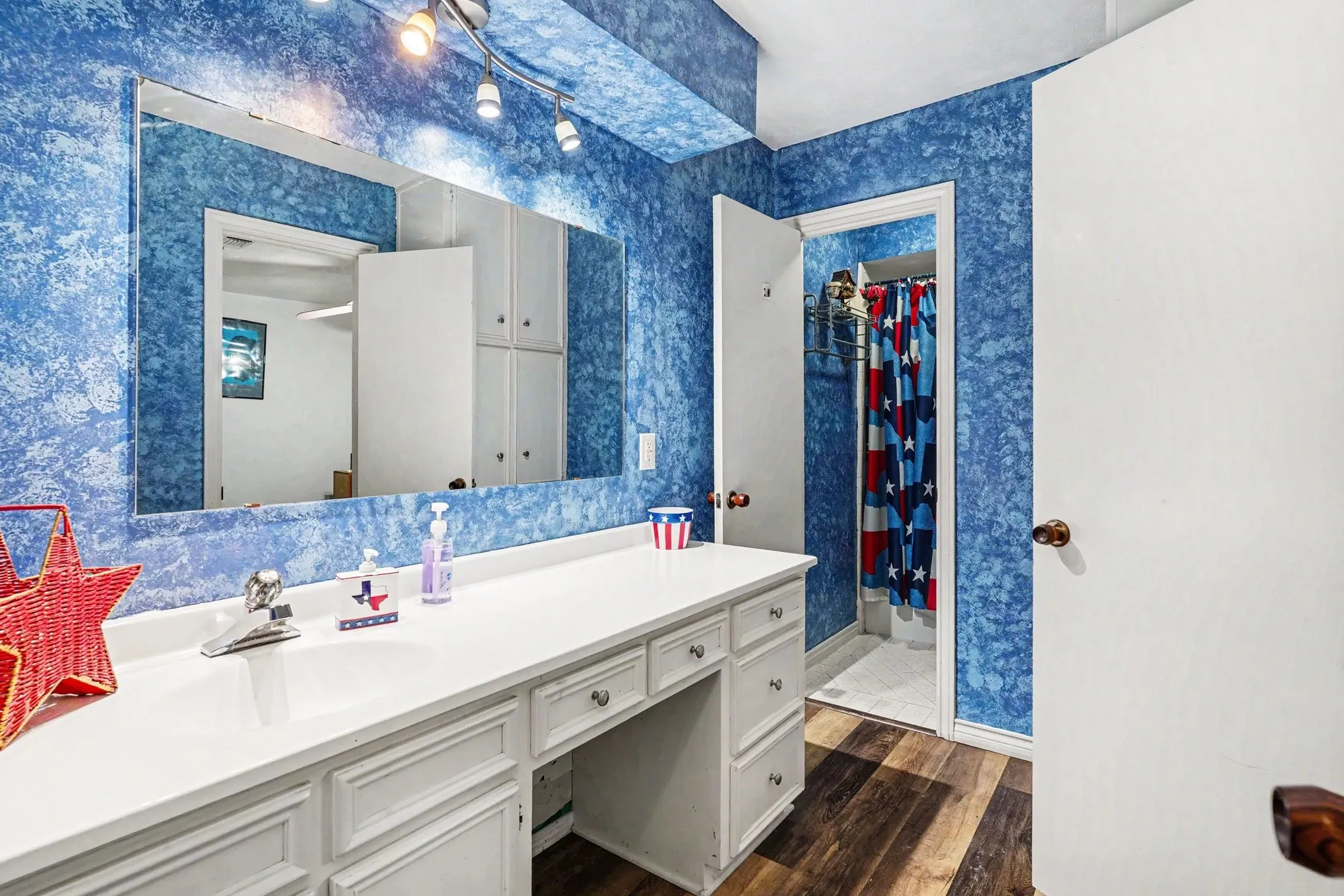 Single Family Residence For Sale in Denton County , 2149 Savannah Trail, Denton, Texas 76205, 4 Bedroom, 3 Bathroom, 2 Garage spaces, 2,205 Sqft, built in 1974, mls#21384266, Real Estate Agent in Denton, Homes For Sale in Denton county, Homes For Sale in Denton, Realtor in Denton Texas, Real Estate Brokerage Independent Realty Texas, Luminita Cordes Realtor