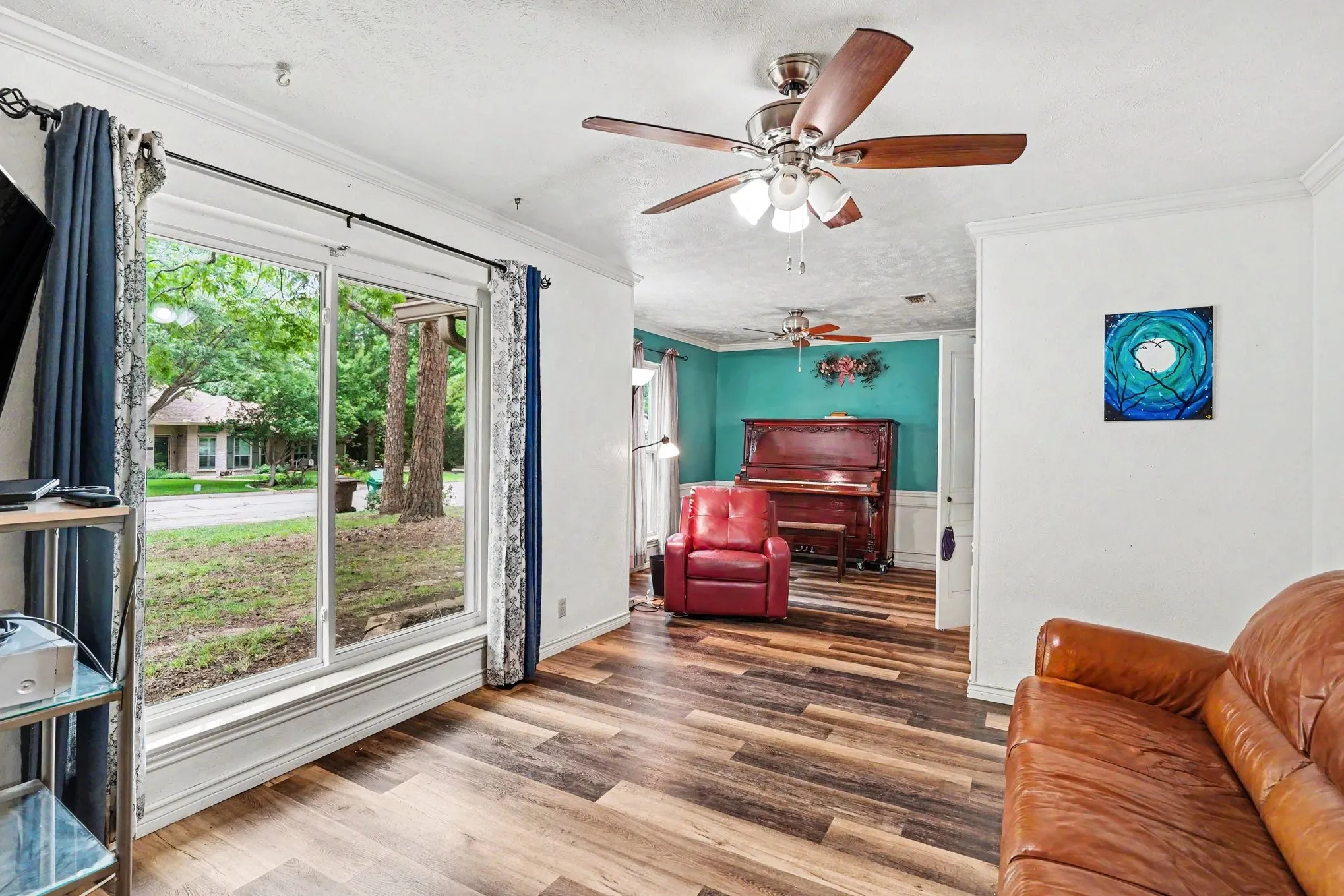Single Family Residence For Sale in Denton County , 2149 Savannah Trail, Denton, Texas 76205, 4 Bedroom, 3 Bathroom, 2 Garage spaces, 2,205 Sqft, built in 1974, mls#21384266, Real Estate Agent in Denton, Homes For Sale in Denton county, Homes For Sale in Denton, Realtor in Denton Texas, Real Estate Brokerage Independent Realty Texas, Luminita Cordes Realtor