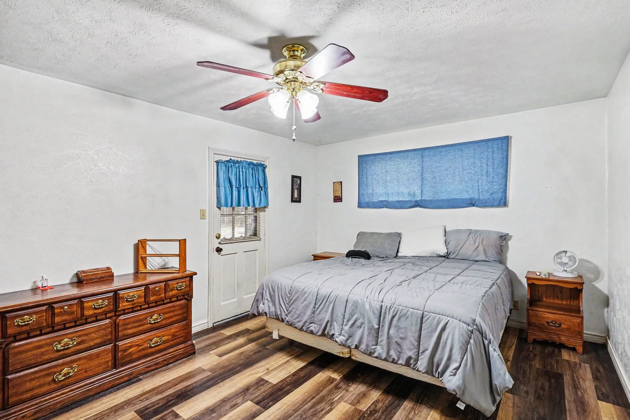 Single Family Residence For Sale in Denton County , 2149 Savannah Trail, Denton, Texas 76205, 4 Bedroom, 3 Bathroom, 2 Garage spaces, 2,205 Sqft, built in 1974, mls#21384266, Real Estate Agent in Denton, Homes For Sale in Denton county, Homes For Sale in Denton, Realtor in Denton Texas, Real Estate Brokerage Independent Realty Texas, Luminita Cordes Realtor