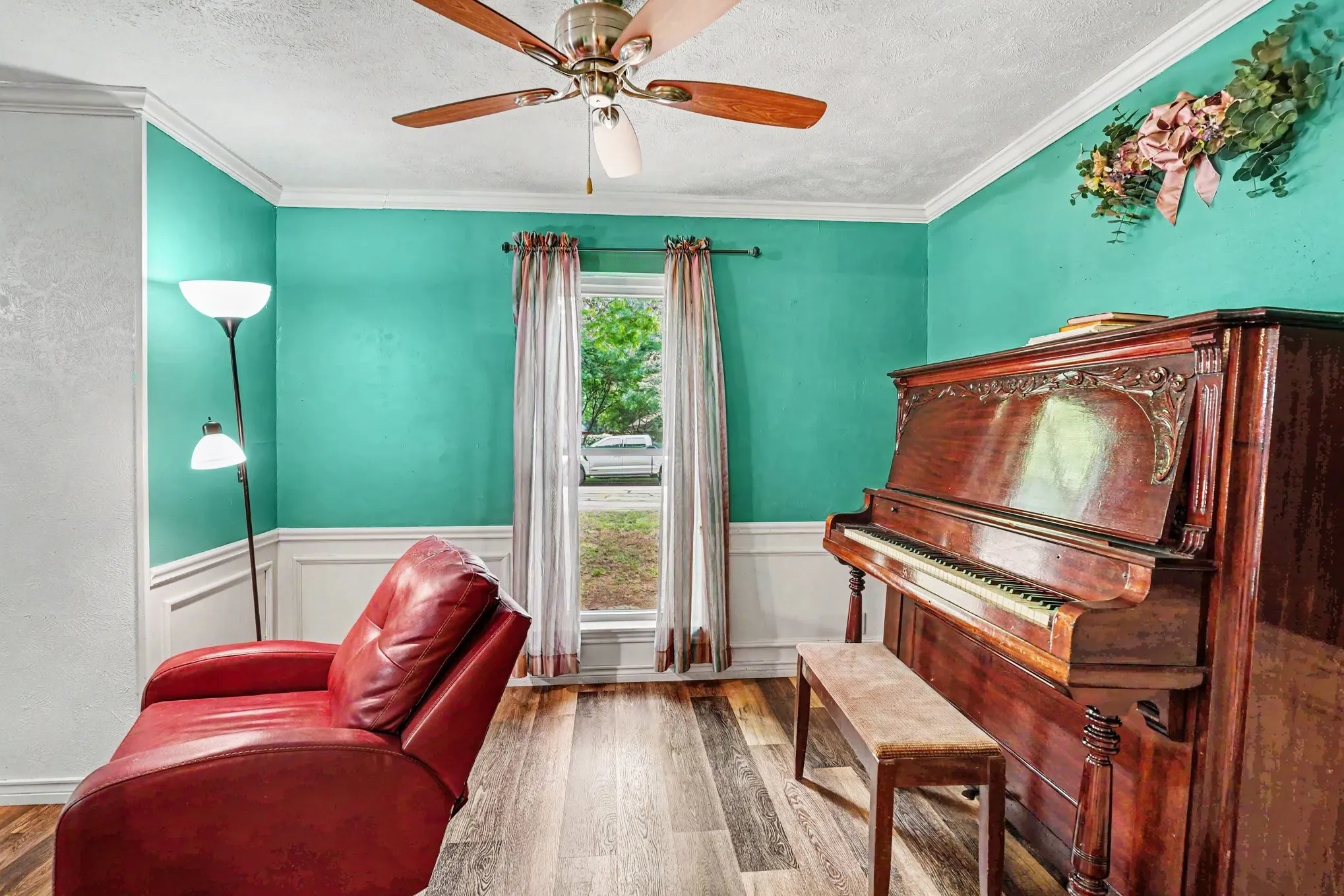 Single Family Residence For Sale in Denton County , 2149 Savannah Trail, Denton, Texas 76205, 4 Bedroom, 3 Bathroom, 2 Garage spaces, 2,205 Sqft, built in 1974, mls#21384266, Real Estate Agent in Denton, Homes For Sale in Denton county, Homes For Sale in Denton, Realtor in Denton Texas, Real Estate Brokerage Independent Realty Texas, Luminita Cordes Realtor