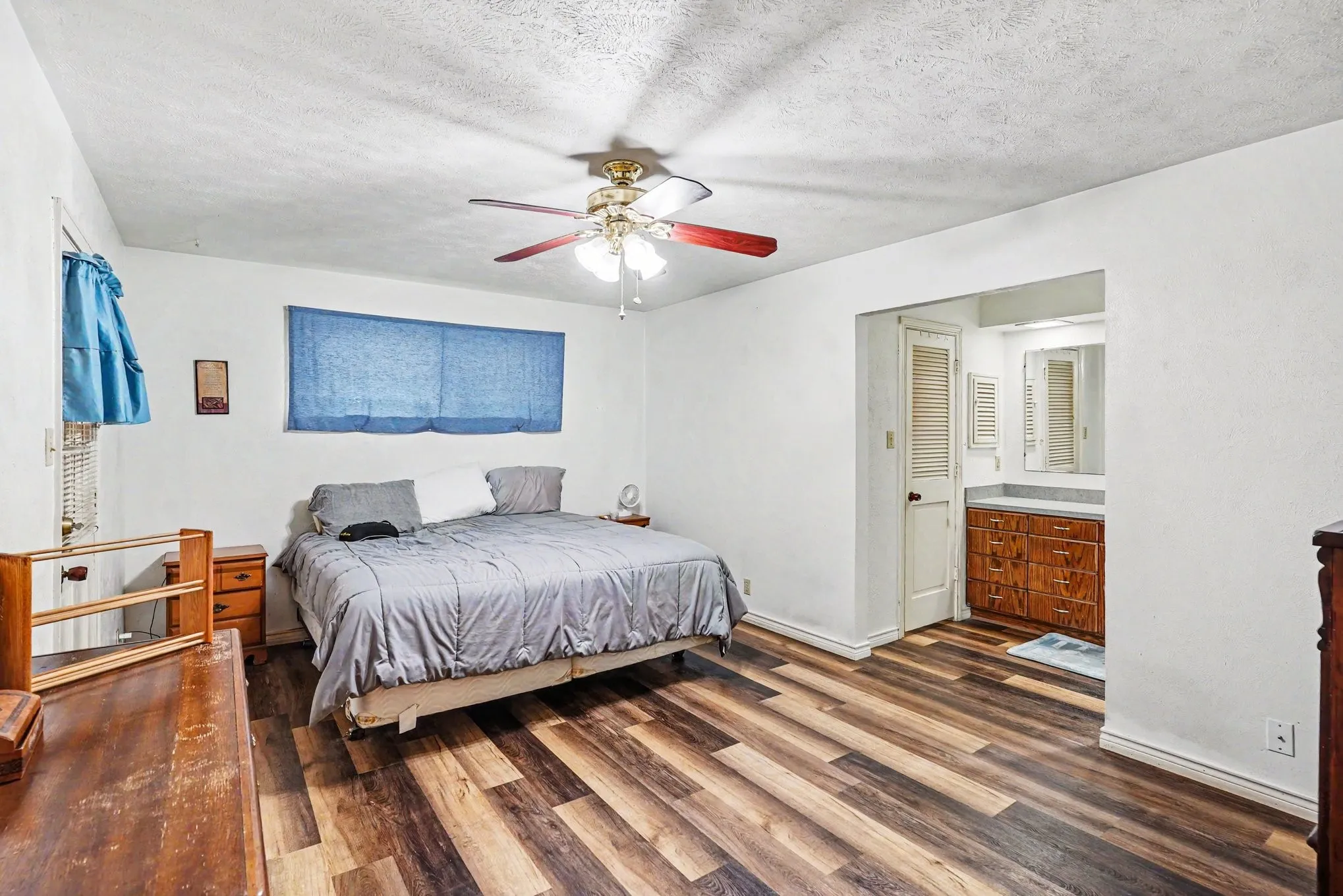 Single Family Residence For Sale in Denton County , 2149 Savannah Trail, Denton, Texas 76205, 4 Bedroom, 3 Bathroom, 2 Garage spaces, 2,205 Sqft, built in 1974, mls#21384266, Real Estate Agent in Denton, Homes For Sale in Denton county, Homes For Sale in Denton, Realtor in Denton Texas, Real Estate Brokerage Independent Realty Texas, Luminita Cordes Realtor