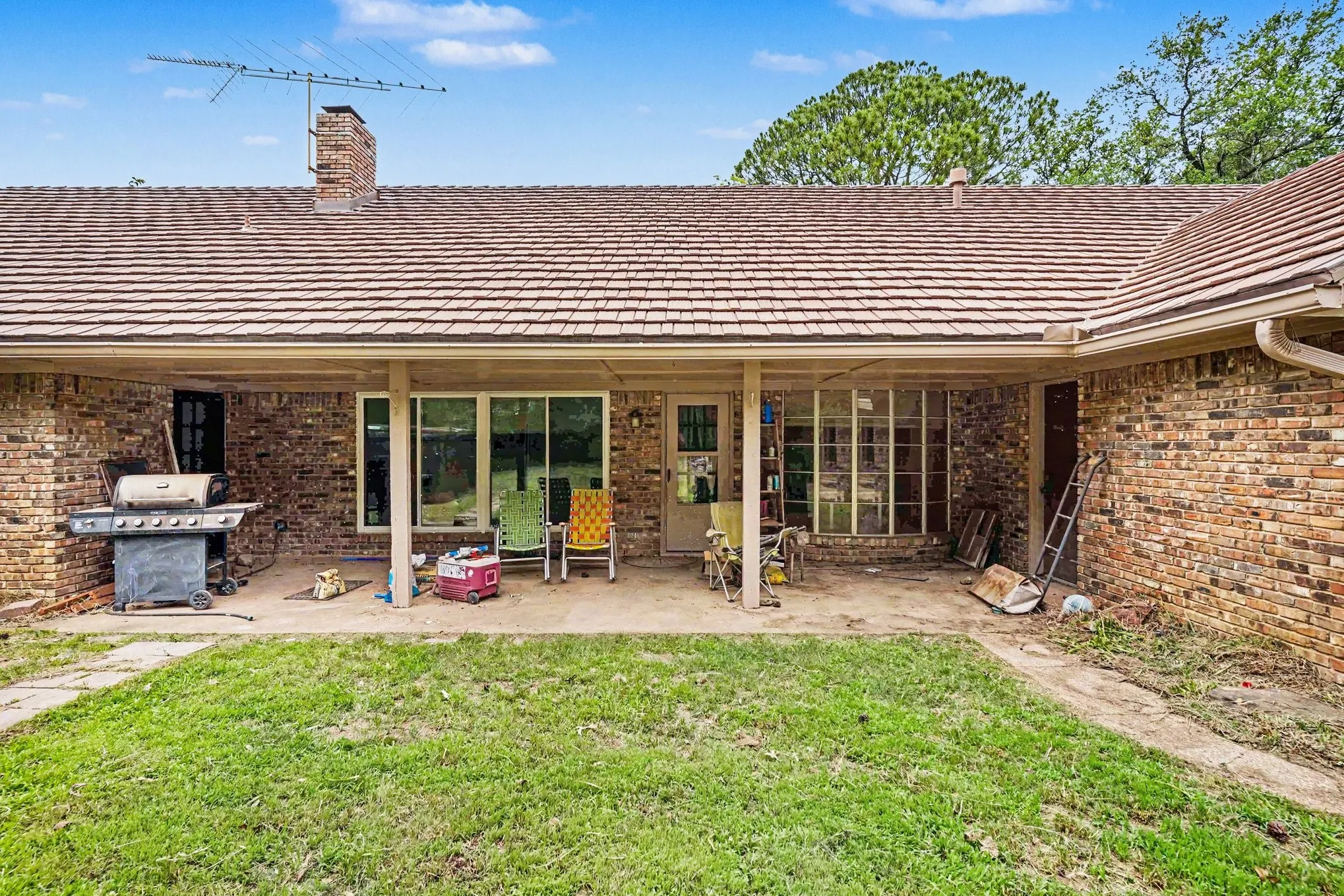 Single Family Residence For Sale in Denton County , 2149 Savannah Trail, Denton, Texas 76205, 4 Bedroom, 3 Bathroom, 2 Garage spaces, 2,205 Sqft, built in 1974, mls#21384266, Real Estate Agent in Denton, Homes For Sale in Denton county, Homes For Sale in Denton, Realtor in Denton Texas, Real Estate Brokerage Independent Realty Texas, Luminita Cordes Realtor