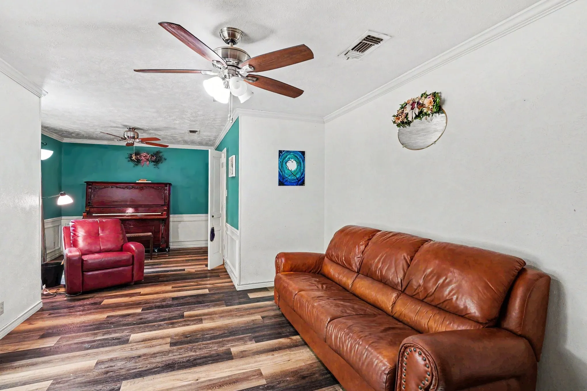 Single Family Residence For Sale in Denton County , 2149 Savannah Trail, Denton, Texas 76205, 4 Bedroom, 3 Bathroom, 2 Garage spaces, 2,205 Sqft, built in 1974, mls#21384266, Real Estate Agent in Denton, Homes For Sale in Denton county, Homes For Sale in Denton, Realtor in Denton Texas, Real Estate Brokerage Independent Realty Texas, Luminita Cordes Realtor