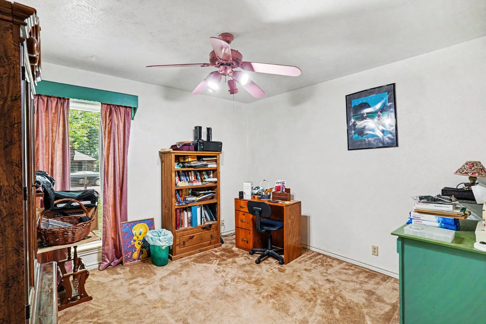 Single Family Residence For Sale in Denton County , 2149 Savannah Trail, Denton, Texas 76205, 4 Bedroom, 3 Bathroom, 2 Garage spaces, 2,205 Sqft, built in 1974, mls#21384266, Real Estate Agent in Denton, Homes For Sale in Denton county, Homes For Sale in Denton, Realtor in Denton Texas, Real Estate Brokerage Independent Realty Texas, Luminita Cordes Realtor