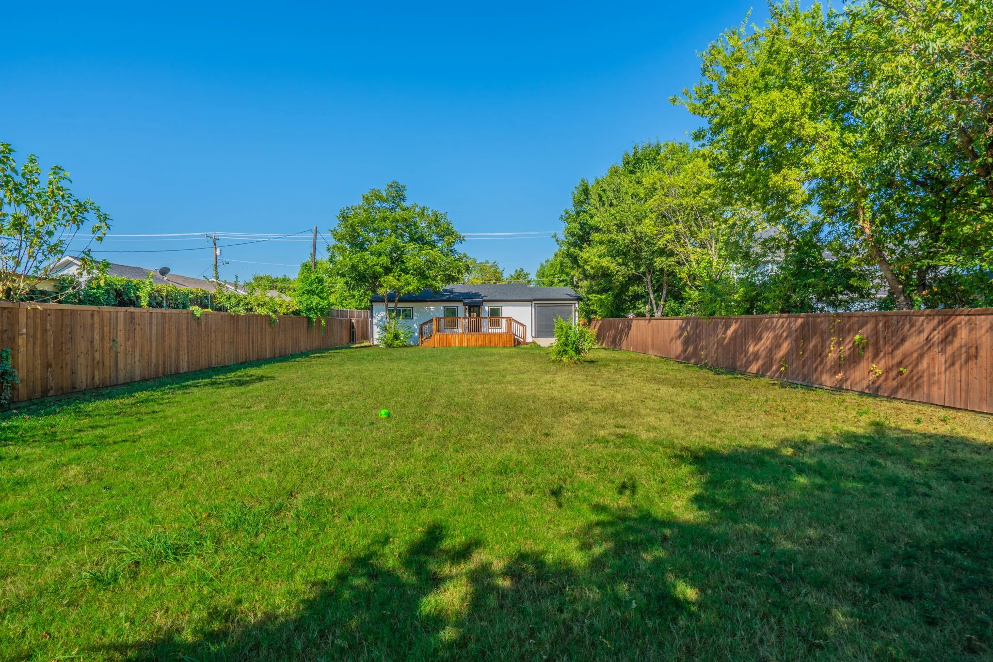 Single Family Residence For Sale in Collin County , 1808 N Waddill Street, Mc Kinney, Texas 75069, 3 Bedroom, 2 Bathroom, 2 Garage spaces, 1,178 Sqft, built in 1970, mls#21375645, Real Estate Agent in Mc Kinney, Homes For Sale in Collin county, Homes For Sale in Mc Kinney, Realtor in Mc Kinney Texas, Real Estate Brokerage Independent Realty Texas, Luminita Cordes Realtor