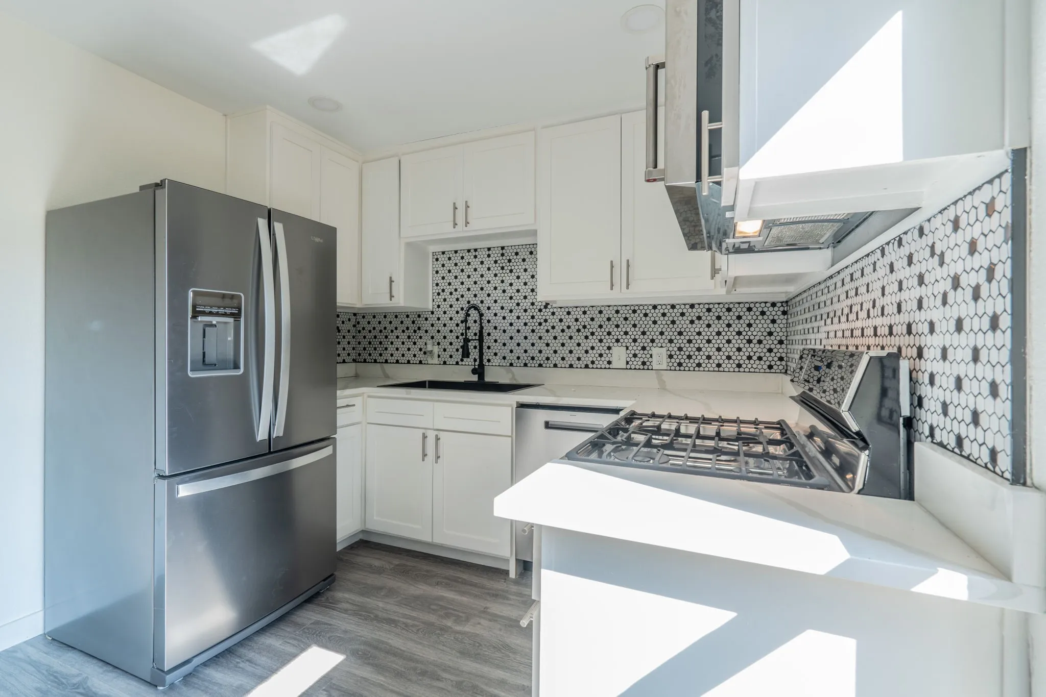 Single Family Residence For Sale in Collin County , 1808 N Waddill Street, Mc Kinney, Texas 75069, 3 Bedroom, 2 Bathroom, 2 Garage spaces, 1,178 Sqft, built in 1970, mls#21375645, Real Estate Agent in Mc Kinney, Homes For Sale in Collin county, Homes For Sale in Mc Kinney, Realtor in Mc Kinney Texas, Real Estate Brokerage Independent Realty Texas, Luminita Cordes Realtor