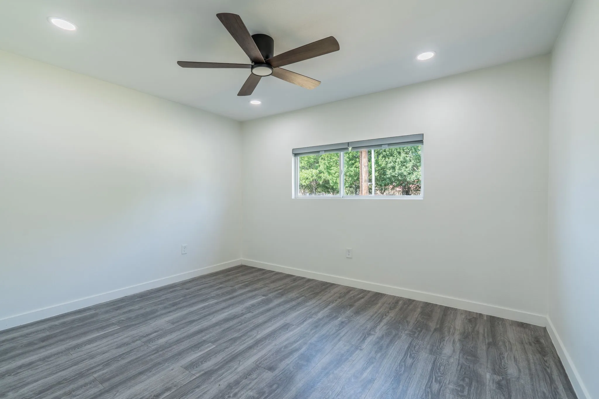 Single Family Residence For Sale in Collin County , 1808 N Waddill Street, Mc Kinney, Texas 75069, 3 Bedroom, 2 Bathroom, 2 Garage spaces, 1,178 Sqft, built in 1970, mls#21375645, Real Estate Agent in Mc Kinney, Homes For Sale in Collin county, Homes For Sale in Mc Kinney, Realtor in Mc Kinney Texas, Real Estate Brokerage Independent Realty Texas, Luminita Cordes Realtor