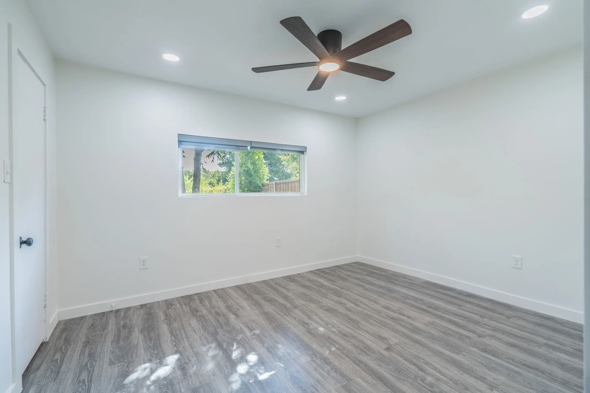Single Family Residence For Sale in Collin County , 1808 N Waddill Street, Mc Kinney, Texas 75069, 3 Bedroom, 2 Bathroom, 2 Garage spaces, 1,178 Sqft, built in 1970, mls#21375645, Real Estate Agent in Mc Kinney, Homes For Sale in Collin county, Homes For Sale in Mc Kinney, Realtor in Mc Kinney Texas, Real Estate Brokerage Independent Realty Texas, Luminita Cordes Realtor