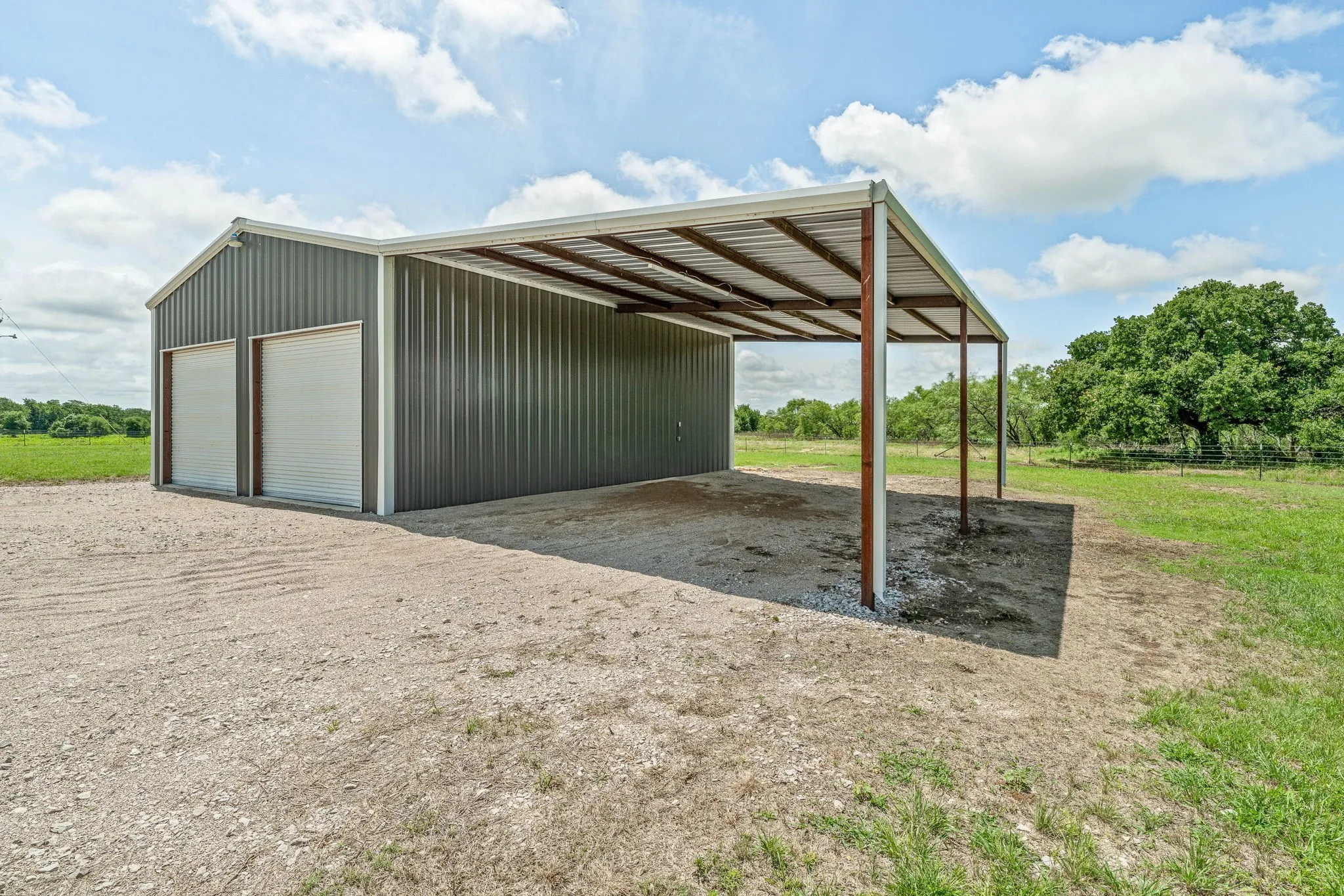 Mobile Home For Sale in Erath County , 14225 W Fm 8, Stephenville, Texas 76401, 3 Bedroom, 2 Bathroom, Garage spaces, 1,568 Sqft, built in 2022, mls#21384285, Real Estate Agent in Stephenville, Homes For Sale in Erath county, Homes For Sale in Stephenville, Realtor in Stephenville Texas, Real Estate Brokerage Independent Realty Texas, Luminita Cordes Realtor