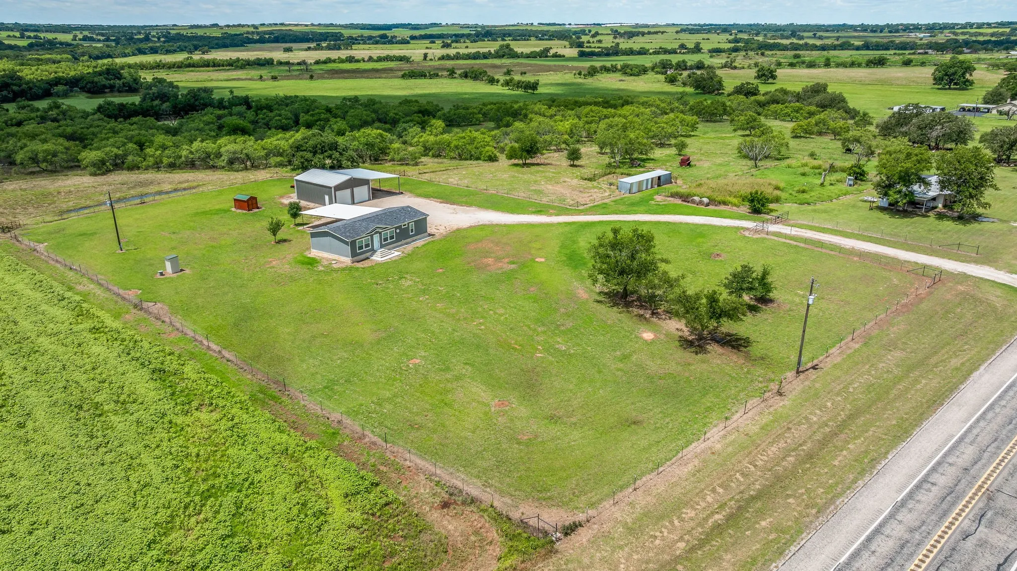 Mobile Home For Sale in Erath County , 14225 W Fm 8, Stephenville, Texas 76401, 3 Bedroom, 2 Bathroom, Garage spaces, 1,568 Sqft, built in 2022, mls#21384285, Real Estate Agent in Stephenville, Homes For Sale in Erath county, Homes For Sale in Stephenville, Realtor in Stephenville Texas, Real Estate Brokerage Independent Realty Texas, Luminita Cordes Realtor