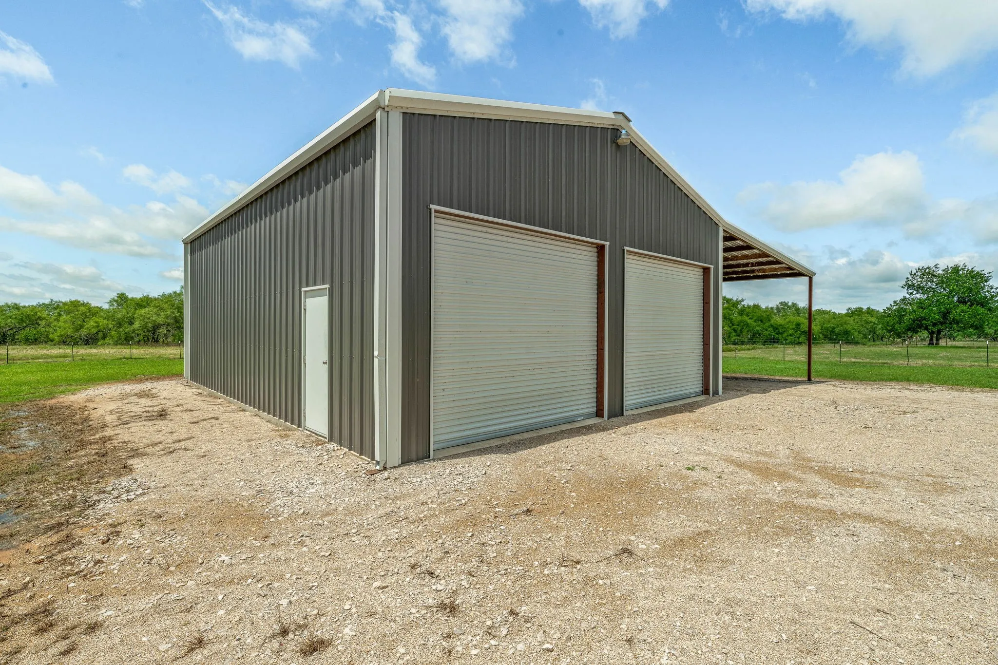 Mobile Home For Sale in Erath County , 14225 W Fm 8, Stephenville, Texas 76401, 3 Bedroom, 2 Bathroom, Garage spaces, 1,568 Sqft, built in 2022, mls#21384285, Real Estate Agent in Stephenville, Homes For Sale in Erath county, Homes For Sale in Stephenville, Realtor in Stephenville Texas, Real Estate Brokerage Independent Realty Texas, Luminita Cordes Realtor