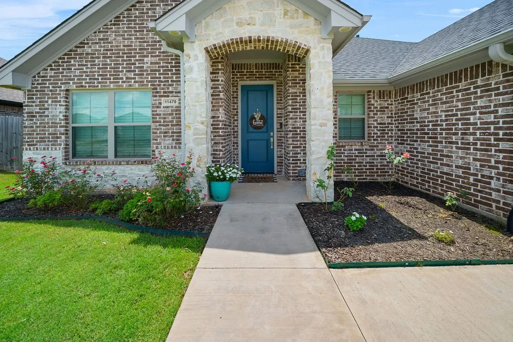 Single Family Residence For Sale in Smith County , 11479 Lindsey Garden Drive, Tyler, Texas 75709, 3 Bedroom, 2 Bathroom, 2 Garage spaces, 1,700 Sqft, built in 2021, mls#21384302, Real Estate Agent in Tyler, Homes For Sale in Smith county, Homes For Sale in Tyler, Realtor in Tyler Texas, Real Estate Brokerage Independent Realty Texas, Luminita Cordes Realtor