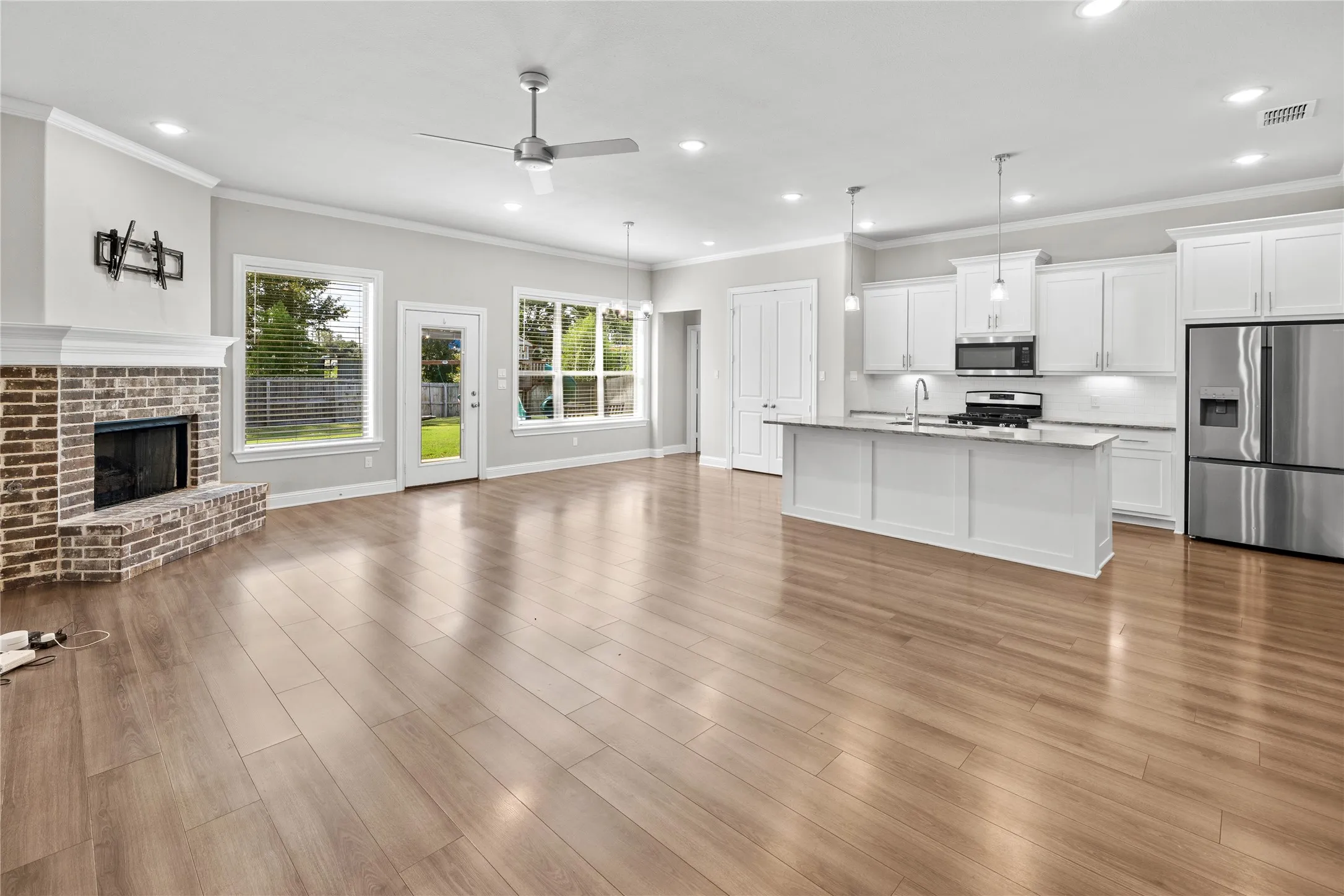Single Family Residence For Sale in Smith County , 11479 Lindsey Garden Drive, Tyler, Texas 75709, 3 Bedroom, 2 Bathroom, 2 Garage spaces, 1,700 Sqft, built in 2021, mls#21384302, Real Estate Agent in Tyler, Homes For Sale in Smith county, Homes For Sale in Tyler, Realtor in Tyler Texas, Real Estate Brokerage Independent Realty Texas, Luminita Cordes Realtor