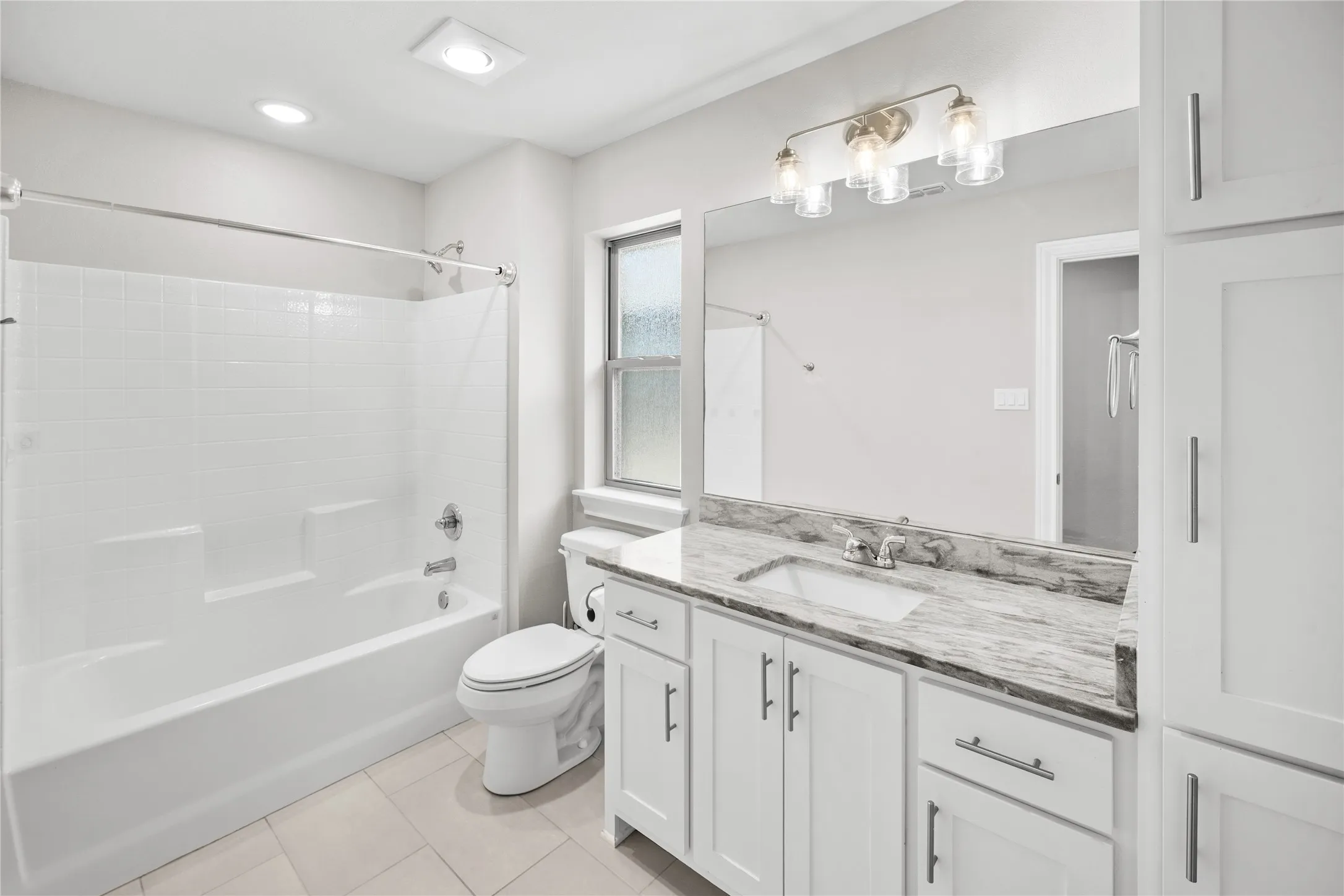 Single Family Residence For Sale in Smith County , 11479 Lindsey Garden Drive, Tyler, Texas 75709, 3 Bedroom, 2 Bathroom, 2 Garage spaces, 1,700 Sqft, built in 2021, mls#21384302, Real Estate Agent in Tyler, Homes For Sale in Smith county, Homes For Sale in Tyler, Realtor in Tyler Texas, Real Estate Brokerage Independent Realty Texas, Luminita Cordes Realtor