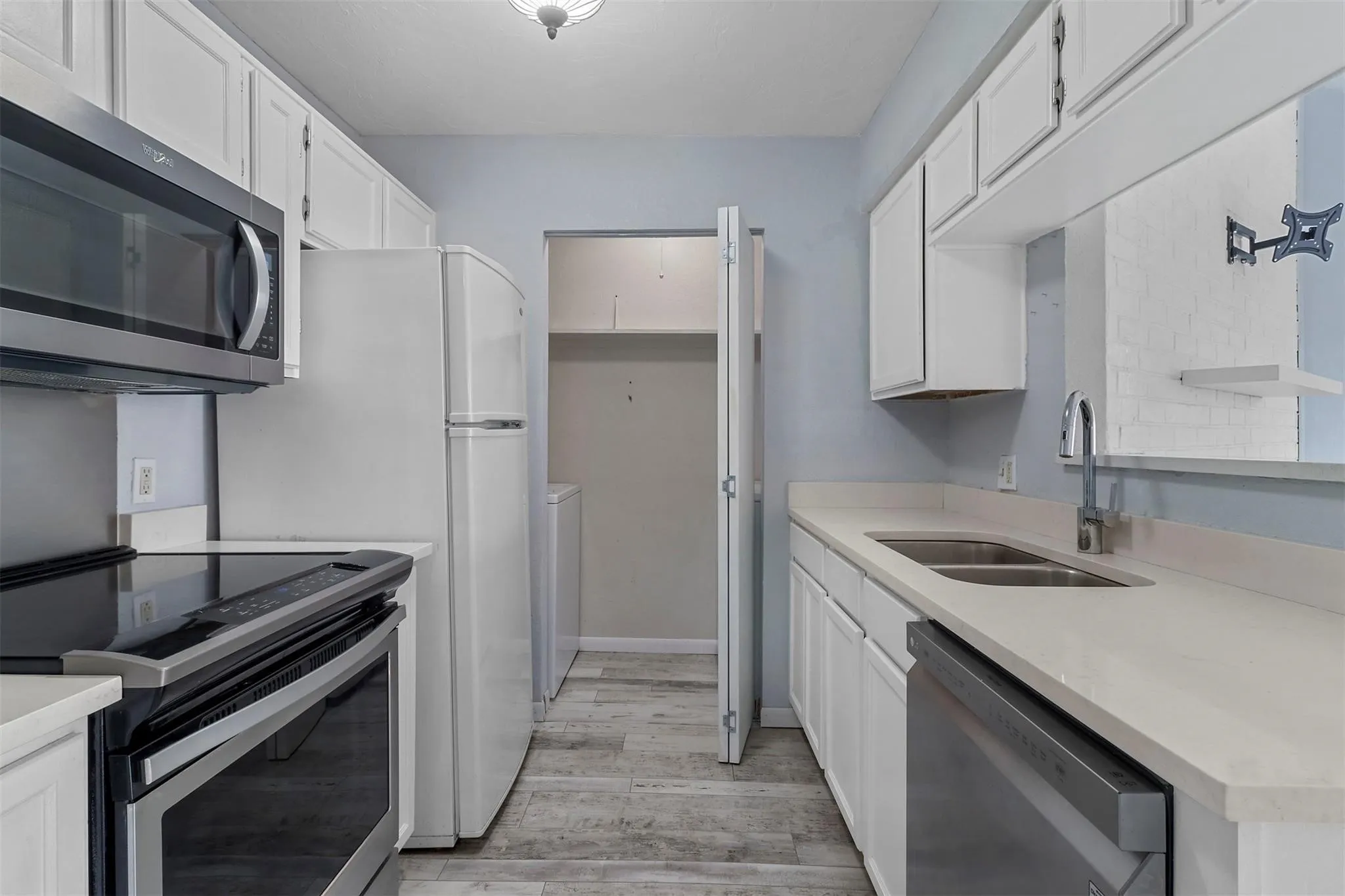 Condominium For Rent in Collin County , 2400 Jupiter Road E2, Plano, Texas 75074, 2 Bedroom, 1 Bathroom, Garage spaces, 800 Sqft, built in 1985, mls#21384313, Real Estate Agent in Plano, Homes For Rent in Collin county, Homes For Rent in Plano, Realtor in Plano Texas, Real Estate Brokerage Independent Realty Texas, Luminita Cordes Realtor