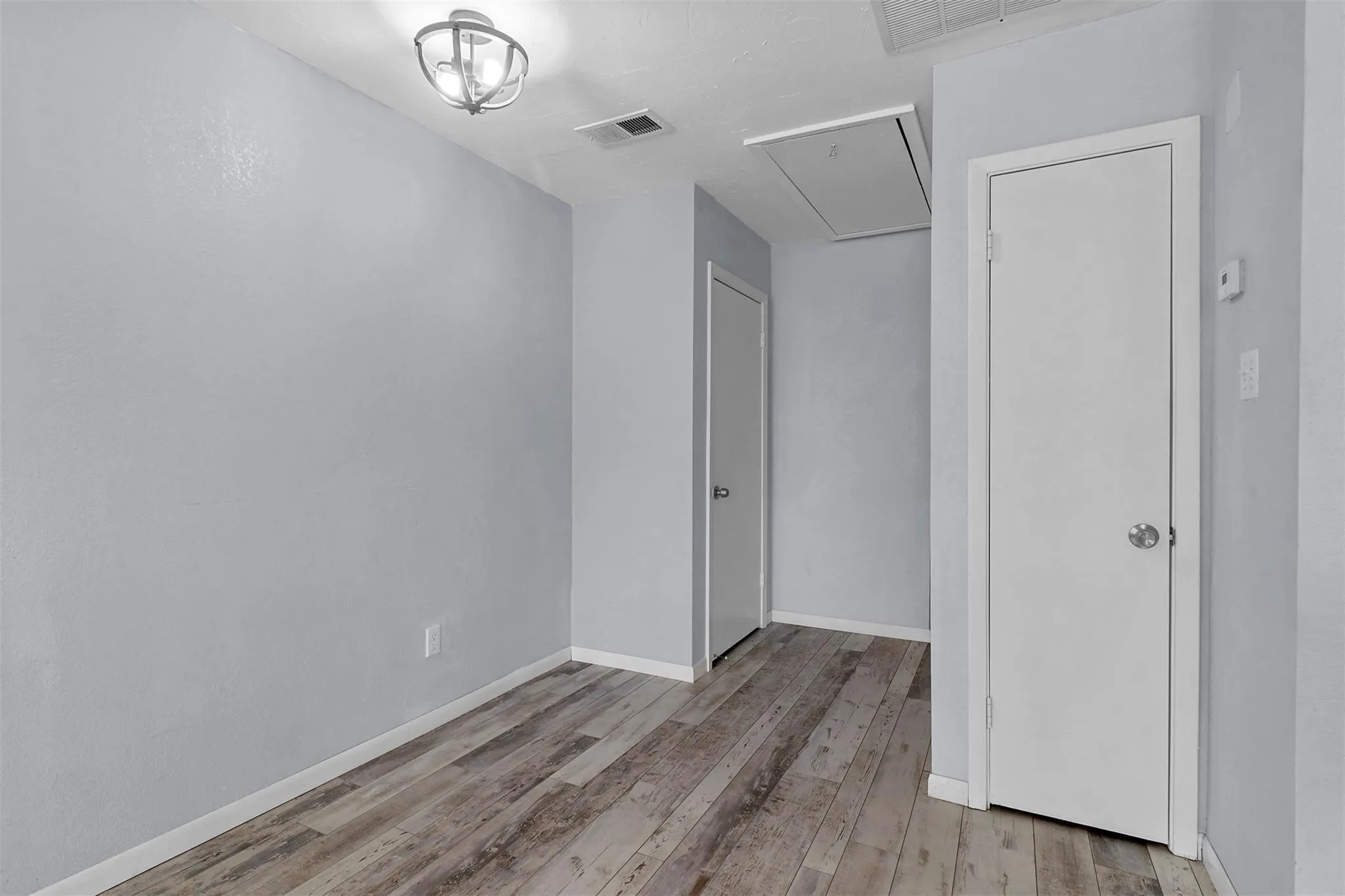 Condominium For Rent in Collin County , 2400 Jupiter Road E2, Plano, Texas 75074, 2 Bedroom, 1 Bathroom, Garage spaces, 800 Sqft, built in 1985, mls#21384313, Real Estate Agent in Plano, Homes For Rent in Collin county, Homes For Rent in Plano, Realtor in Plano Texas, Real Estate Brokerage Independent Realty Texas, Luminita Cordes Realtor