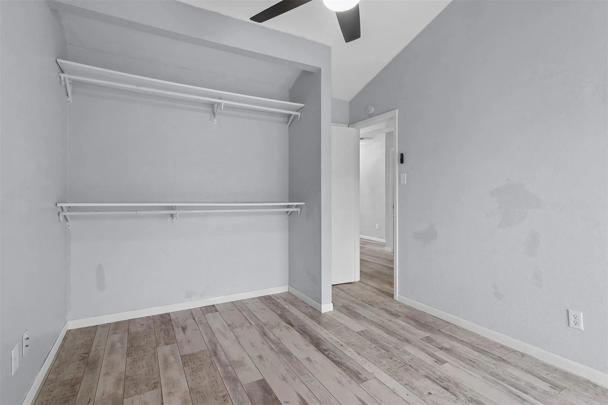 Condominium For Rent in Collin County , 2400 Jupiter Road E2, Plano, Texas 75074, 2 Bedroom, 1 Bathroom, Garage spaces, 800 Sqft, built in 1985, mls#21384313, Real Estate Agent in Plano, Homes For Rent in Collin county, Homes For Rent in Plano, Realtor in Plano Texas, Real Estate Brokerage Independent Realty Texas, Luminita Cordes Realtor