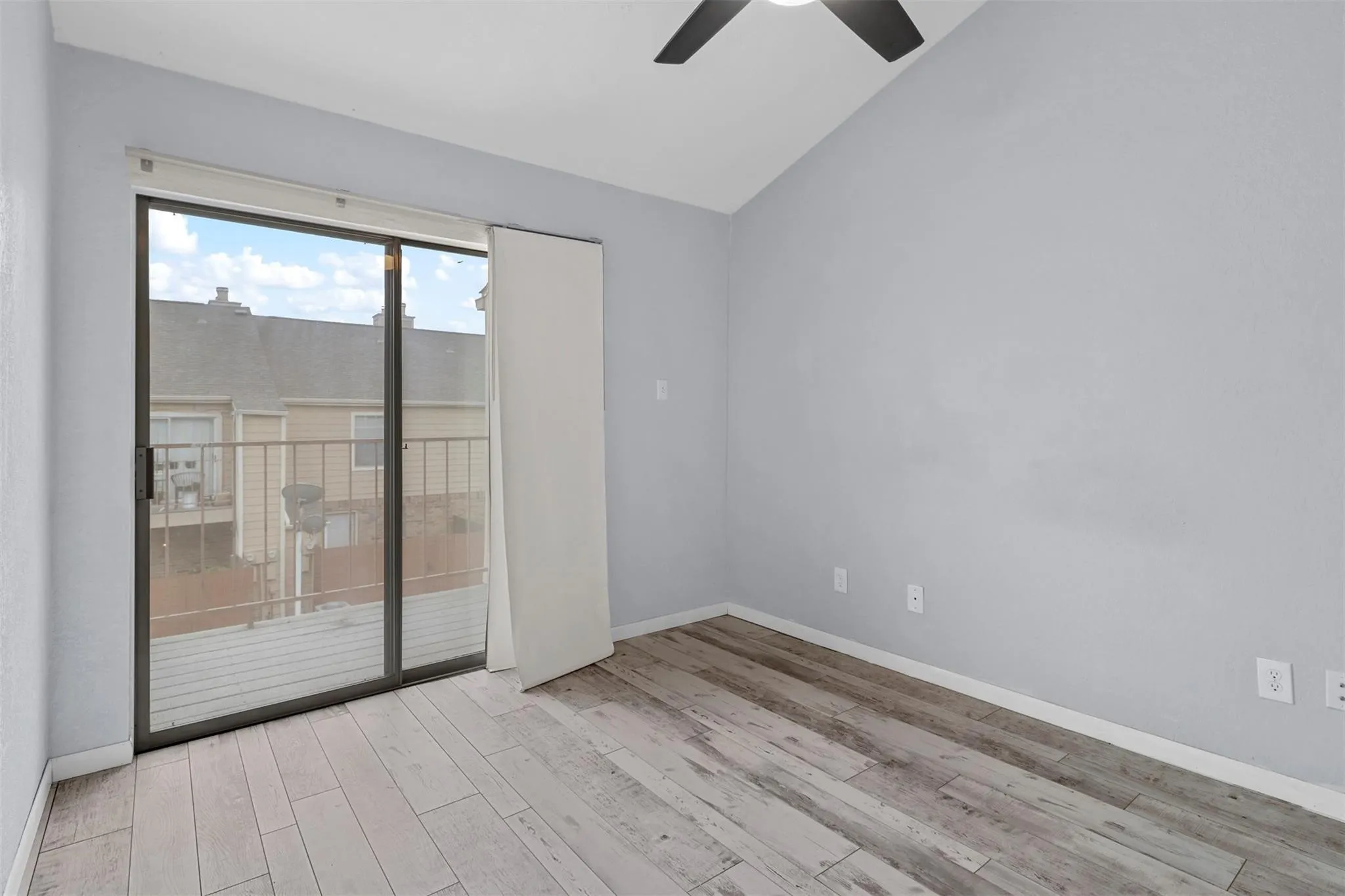 Condominium For Rent in Collin County , 2400 Jupiter Road E2, Plano, Texas 75074, 2 Bedroom, 1 Bathroom, Garage spaces, 800 Sqft, built in 1985, mls#21384313, Real Estate Agent in Plano, Homes For Rent in Collin county, Homes For Rent in Plano, Realtor in Plano Texas, Real Estate Brokerage Independent Realty Texas, Luminita Cordes Realtor