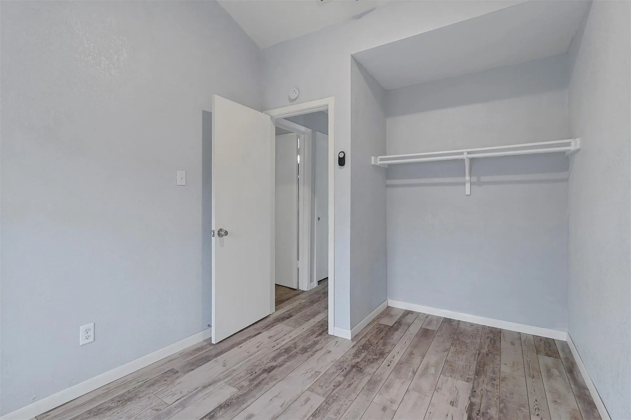 Condominium For Rent in Collin County , 2400 Jupiter Road E2, Plano, Texas 75074, 2 Bedroom, 1 Bathroom, Garage spaces, 800 Sqft, built in 1985, mls#21384313, Real Estate Agent in Plano, Homes For Rent in Collin county, Homes For Rent in Plano, Realtor in Plano Texas, Real Estate Brokerage Independent Realty Texas, Luminita Cordes Realtor