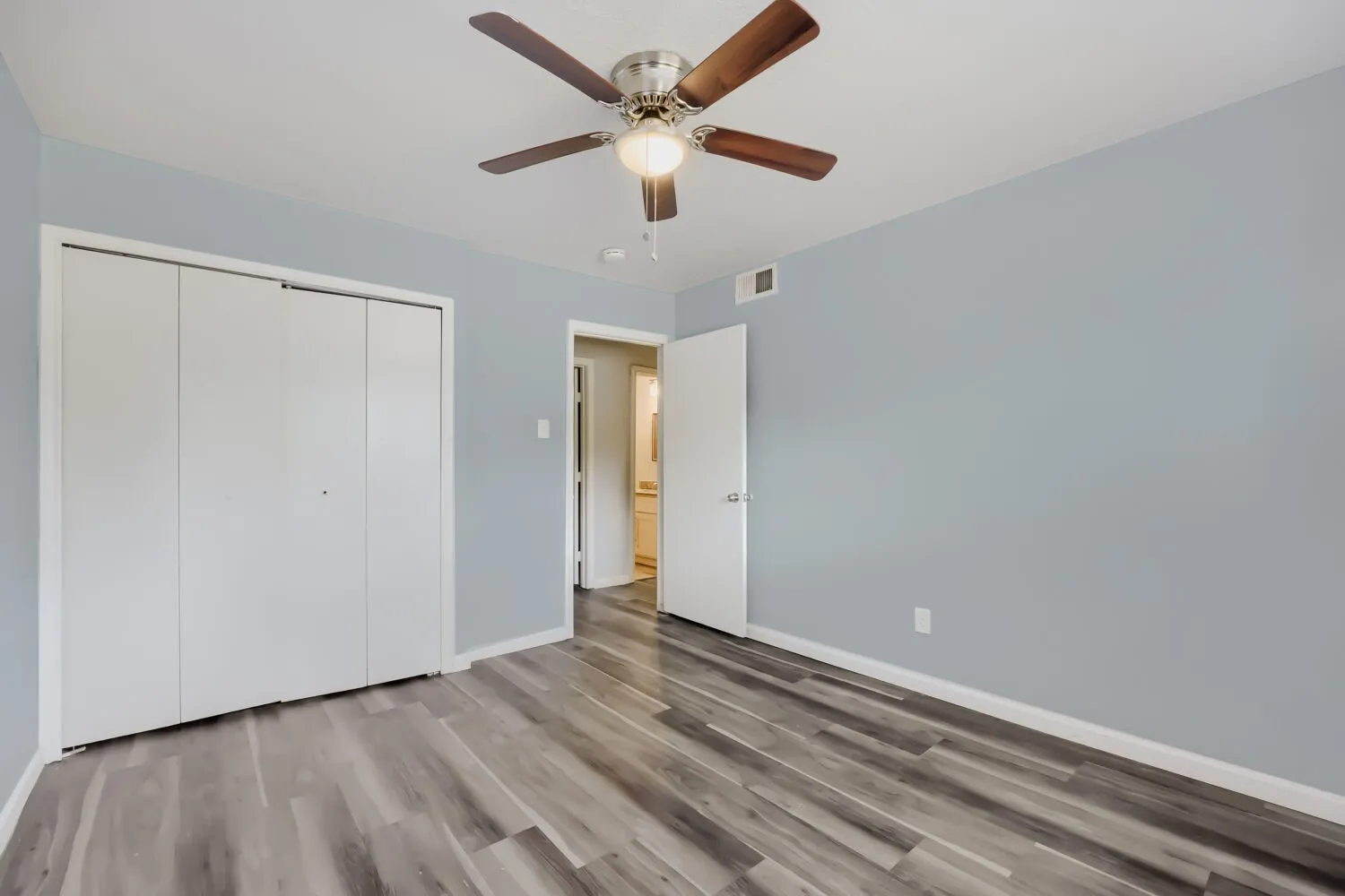 Wood-finish flooring with a neutral paint palette