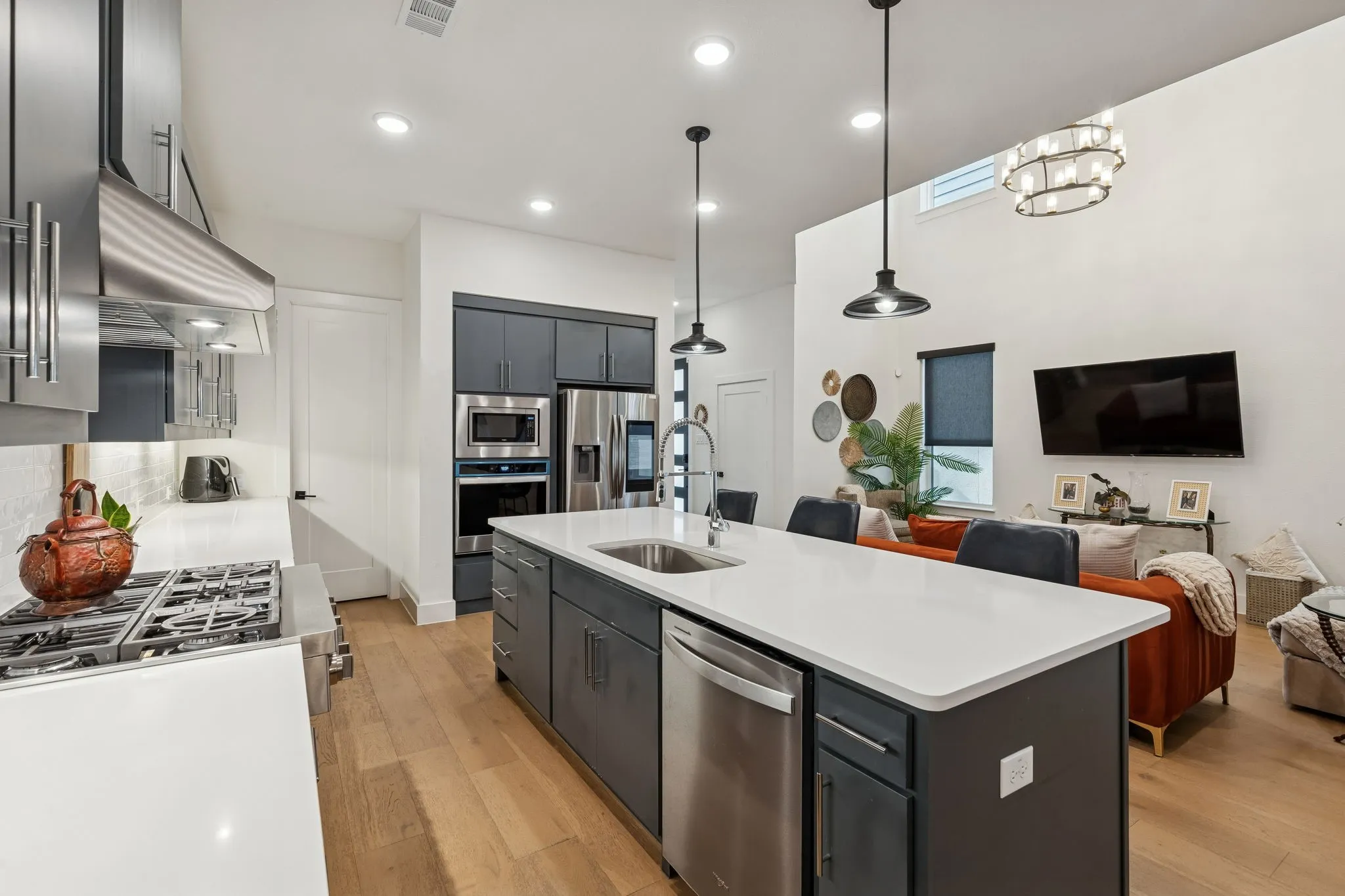 Single Family Residence For Sale in Collin County , 7424 Collin Mckinney Parkway, Mc Kinney, Texas 75070, 3 Bedroom, 4 Bathroom, 2 Garage spaces, 2,895 Sqft, built in 2022, mls#21383292, Real Estate Agent in Mc Kinney, Homes For Sale in Collin county, Homes For Sale in Mc Kinney, Realtor in Mc Kinney Texas, Real Estate Brokerage Independent Realty Texas, Luminita Cordes Realtor
