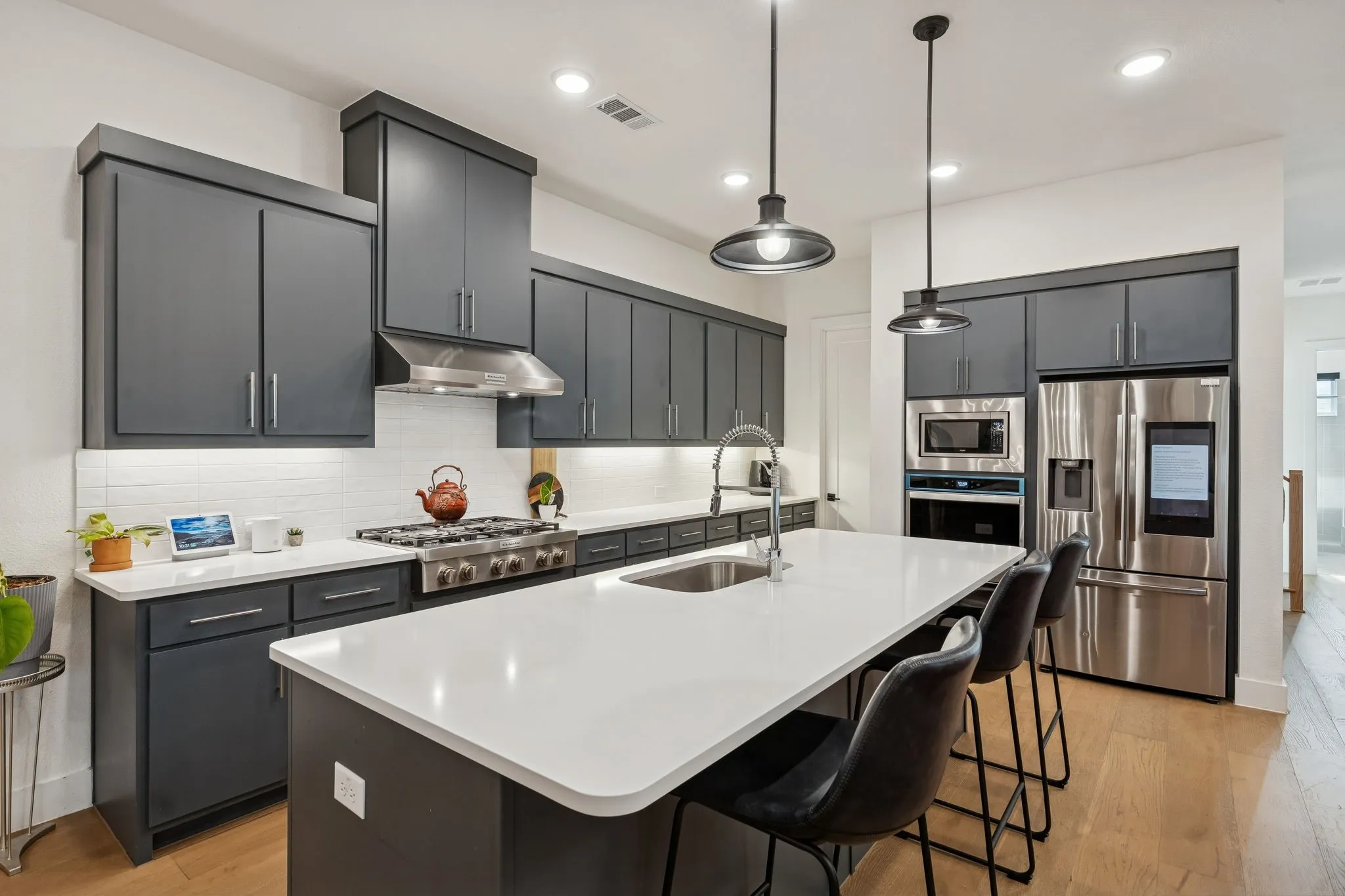 Single Family Residence For Sale in Collin County , 7424 Collin Mckinney Parkway, Mc Kinney, Texas 75070, 3 Bedroom, 4 Bathroom, 2 Garage spaces, 2,895 Sqft, built in 2022, mls#21383292, Real Estate Agent in Mc Kinney, Homes For Sale in Collin county, Homes For Sale in Mc Kinney, Realtor in Mc Kinney Texas, Real Estate Brokerage Independent Realty Texas, Luminita Cordes Realtor
