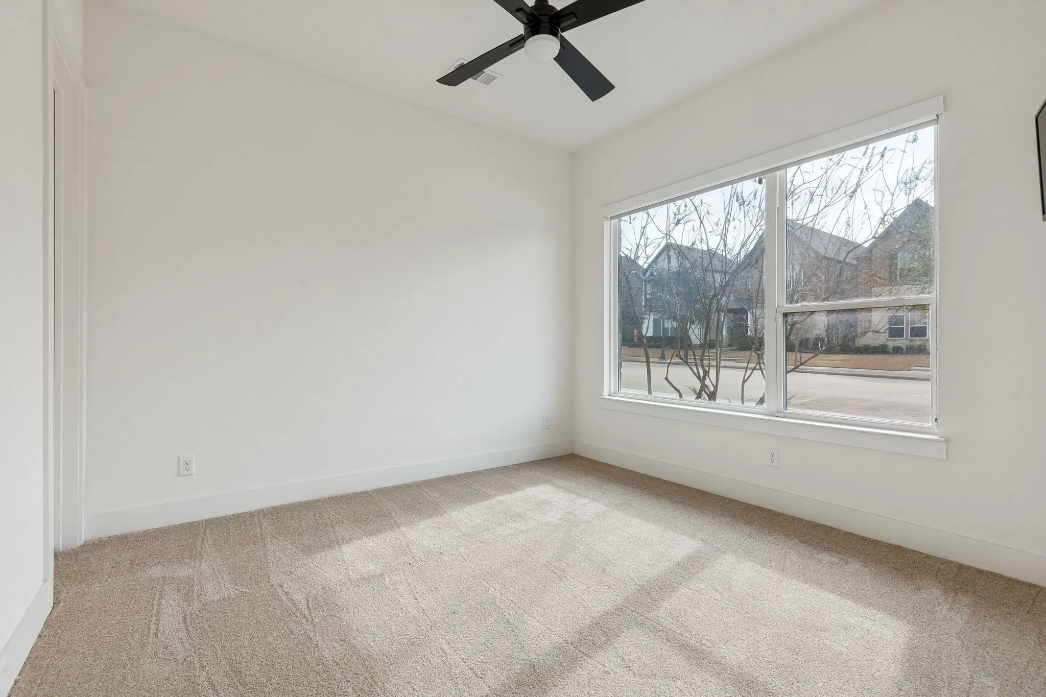 Single Family Residence For Sale in Collin County , 7424 Collin Mckinney Parkway, Mc Kinney, Texas 75070, 3 Bedroom, 4 Bathroom, 2 Garage spaces, 2,895 Sqft, built in 2022, mls#21383292, Real Estate Agent in Mc Kinney, Homes For Sale in Collin county, Homes For Sale in Mc Kinney, Realtor in Mc Kinney Texas, Real Estate Brokerage Independent Realty Texas, Luminita Cordes Realtor