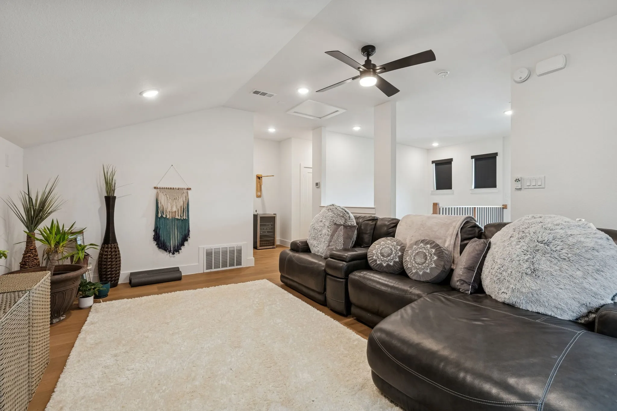 Single Family Residence For Sale in Collin County , 7424 Collin Mckinney Parkway, Mc Kinney, Texas 75070, 3 Bedroom, 4 Bathroom, 2 Garage spaces, 2,895 Sqft, built in 2022, mls#21383292, Real Estate Agent in Mc Kinney, Homes For Sale in Collin county, Homes For Sale in Mc Kinney, Realtor in Mc Kinney Texas, Real Estate Brokerage Independent Realty Texas, Luminita Cordes Realtor