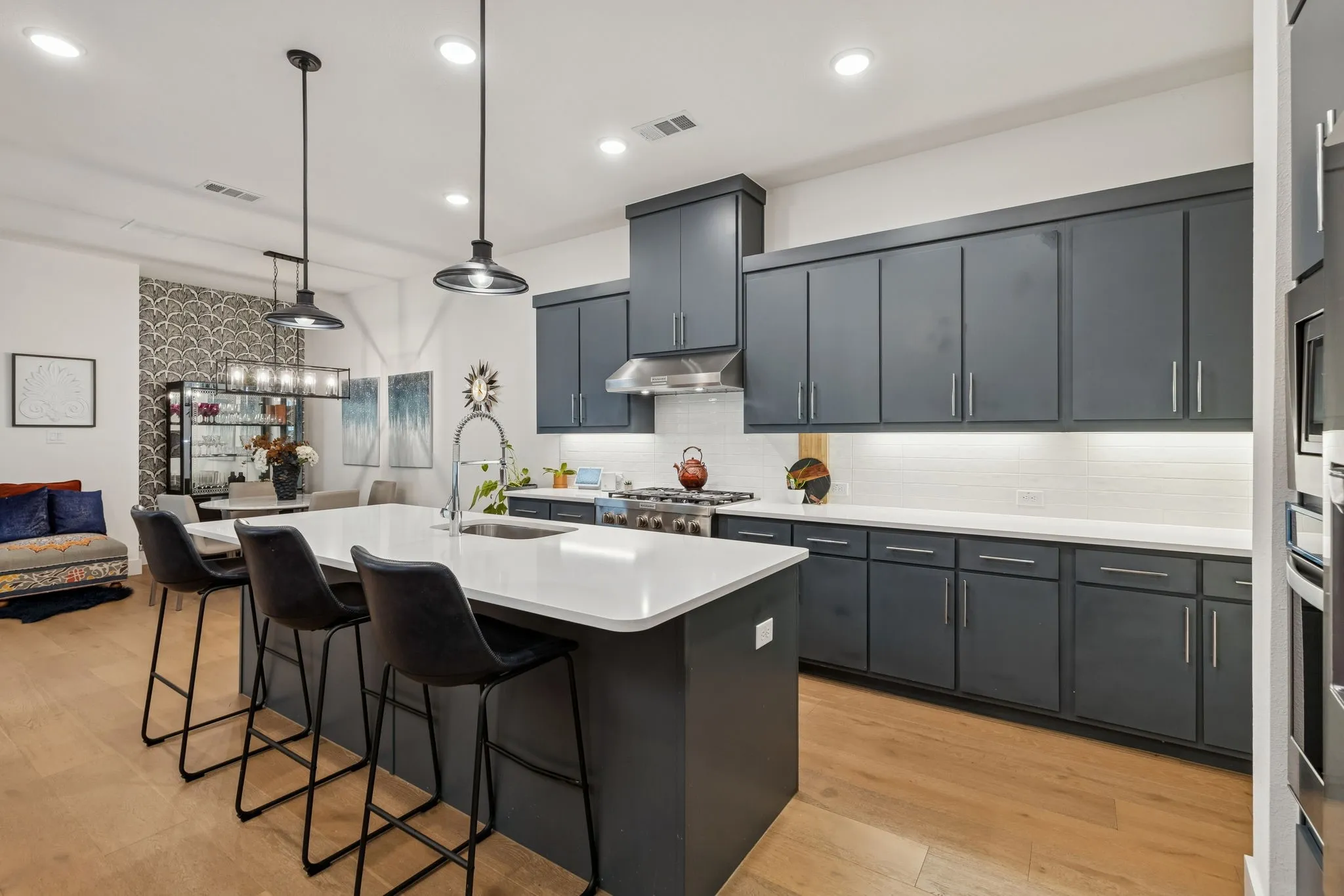 Single Family Residence For Sale in Collin County , 7424 Collin Mckinney Parkway, Mc Kinney, Texas 75070, 3 Bedroom, 4 Bathroom, 2 Garage spaces, 2,895 Sqft, built in 2022, mls#21383292, Real Estate Agent in Mc Kinney, Homes For Sale in Collin county, Homes For Sale in Mc Kinney, Realtor in Mc Kinney Texas, Real Estate Brokerage Independent Realty Texas, Luminita Cordes Realtor