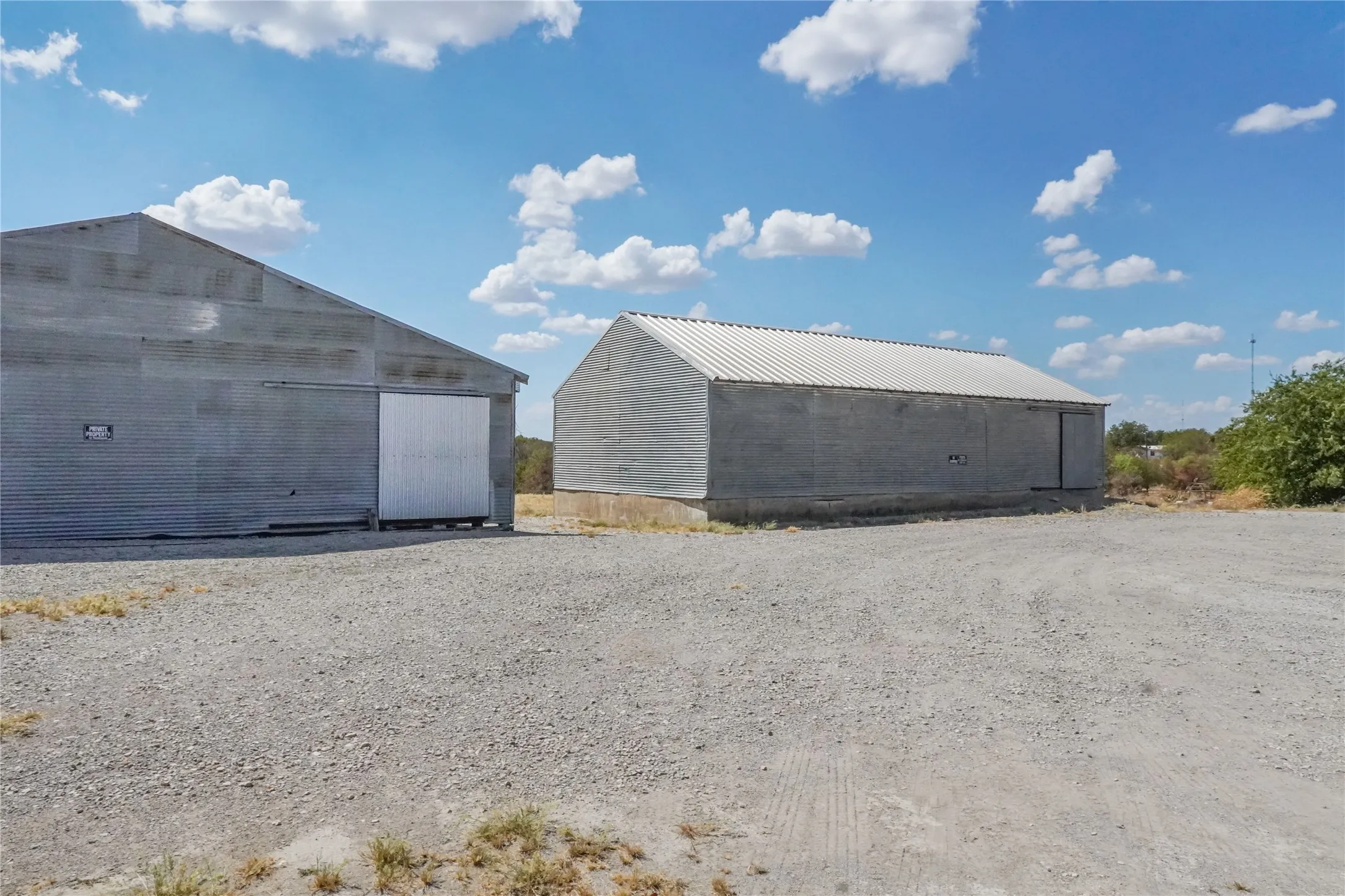 Industrial For Sale in Jack County , 314 S Phillips Street, Jacksboro, Texas 76458, 0, 0, Garage spaces, 0 Sqft, built in 1950, mls#21384314, Real Estate Agent in Jacksboro, Homes For Sale in Jack county, Homes For Sale in Jacksboro, Realtor in Jacksboro Texas, Real Estate Brokerage Independent Realty Texas, Luminita Cordes Realtor