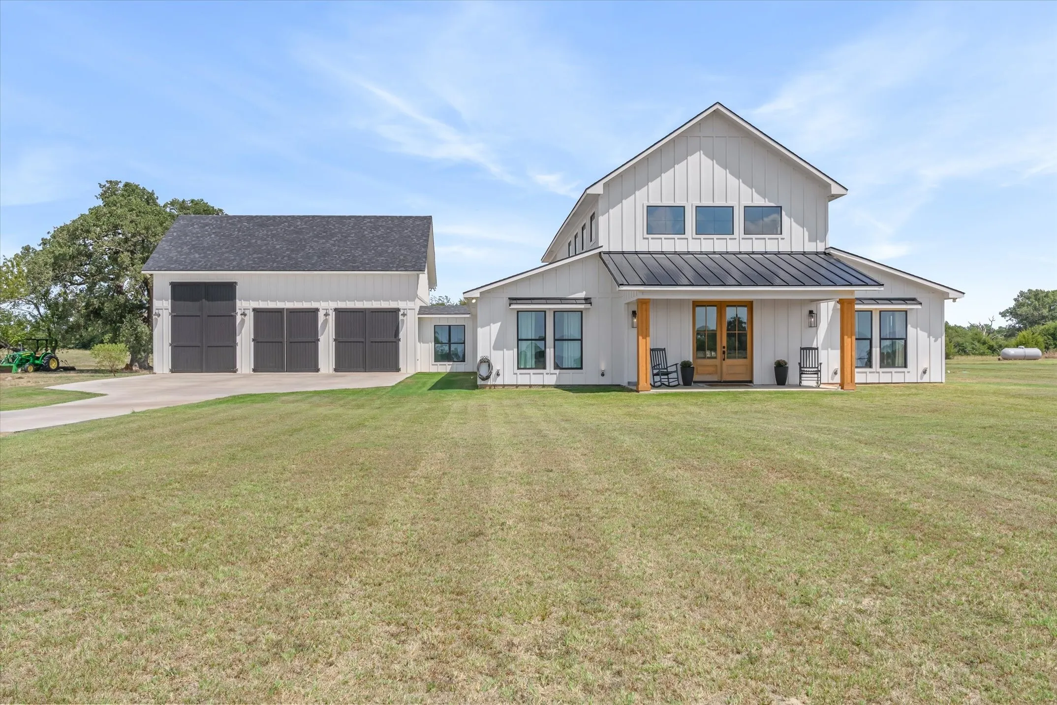 Single Family Residence For Sale in Van Zandt County , 586 VZ County Road 1504, Van, Texas 75790, 4 Bedroom, 4 Bathroom, 3 Garage spaces, 2,912 Sqft, built in 2024, mls#21383903, Real Estate Agent in Van, Homes For Sale in Van Zandt county, Homes For Sale in Van, Realtor in Van Texas, Real Estate Brokerage Independent Realty Texas, Luminita Cordes Realtor
